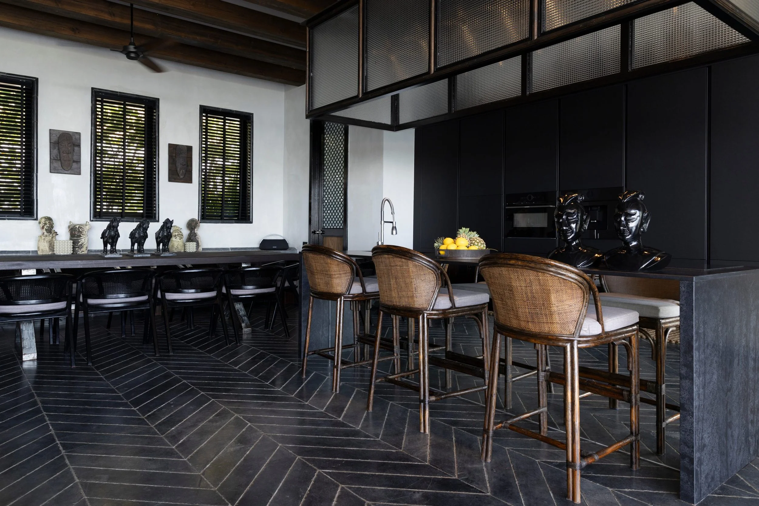 Reya_kitchen_dining-3.jpg