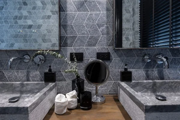 Suwan_bathroom_3-3.jpg