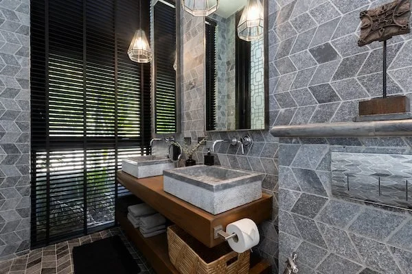 Suwan_bathroom_2-3.jpg