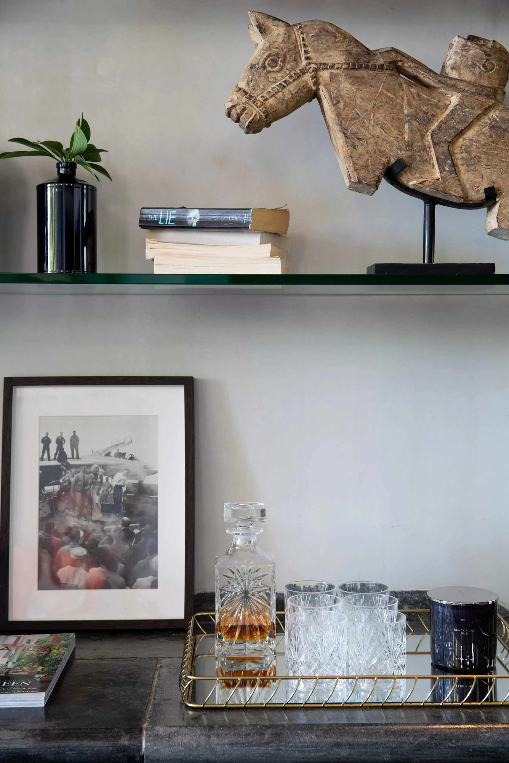 Villa 1_Clay8_living_shelves-13.jpg