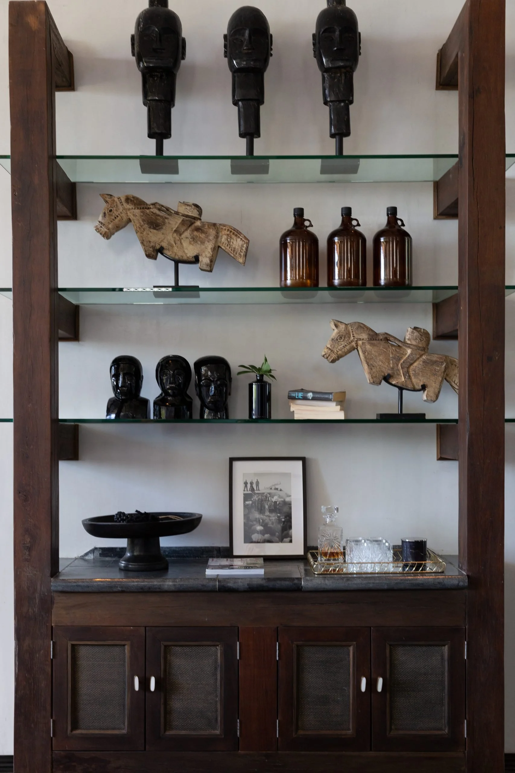 Villa 1_Clay8_living_shelves-4.jpg