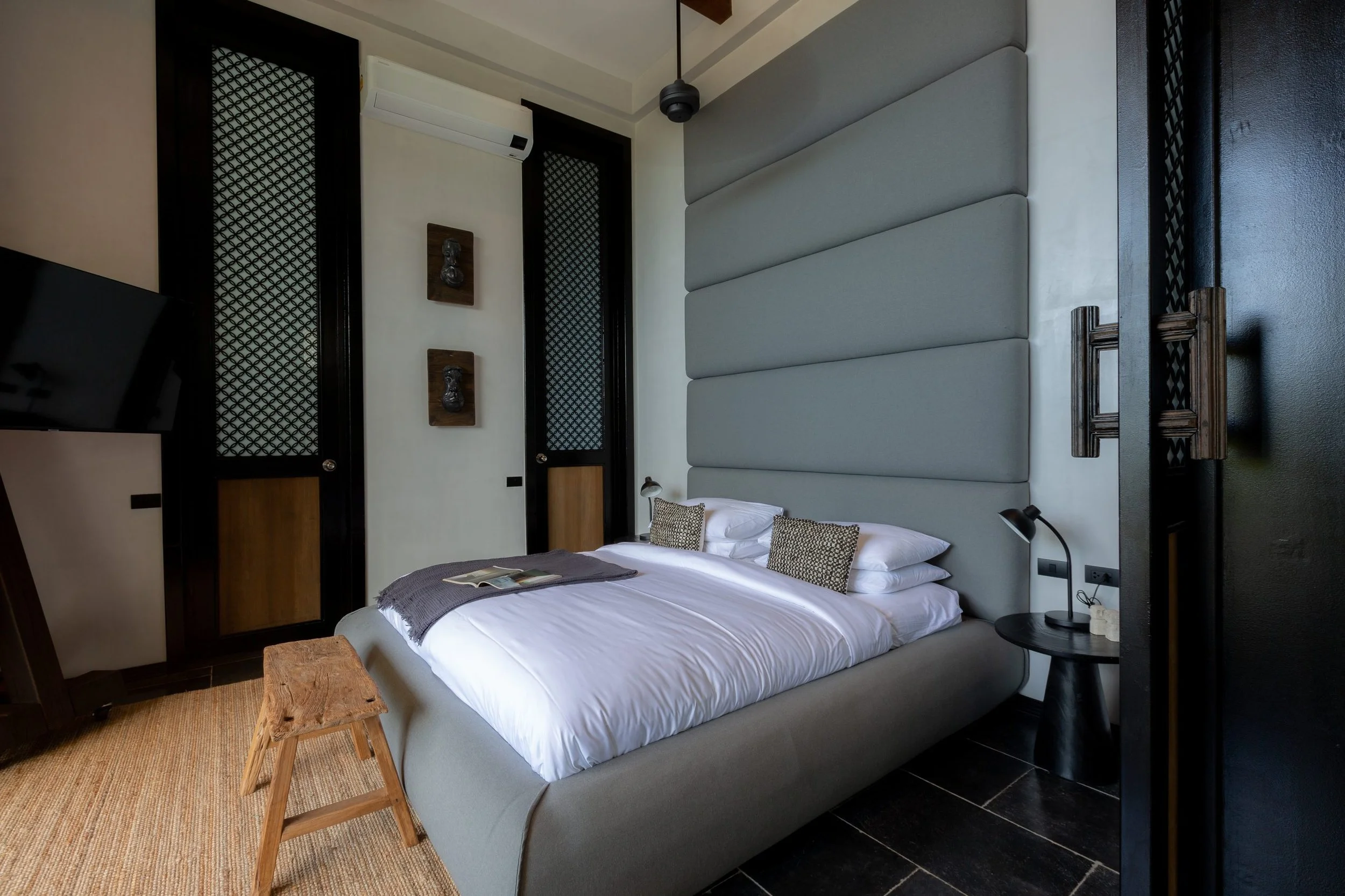 Villa 1_Clay8_bedroom_1-10.jpg