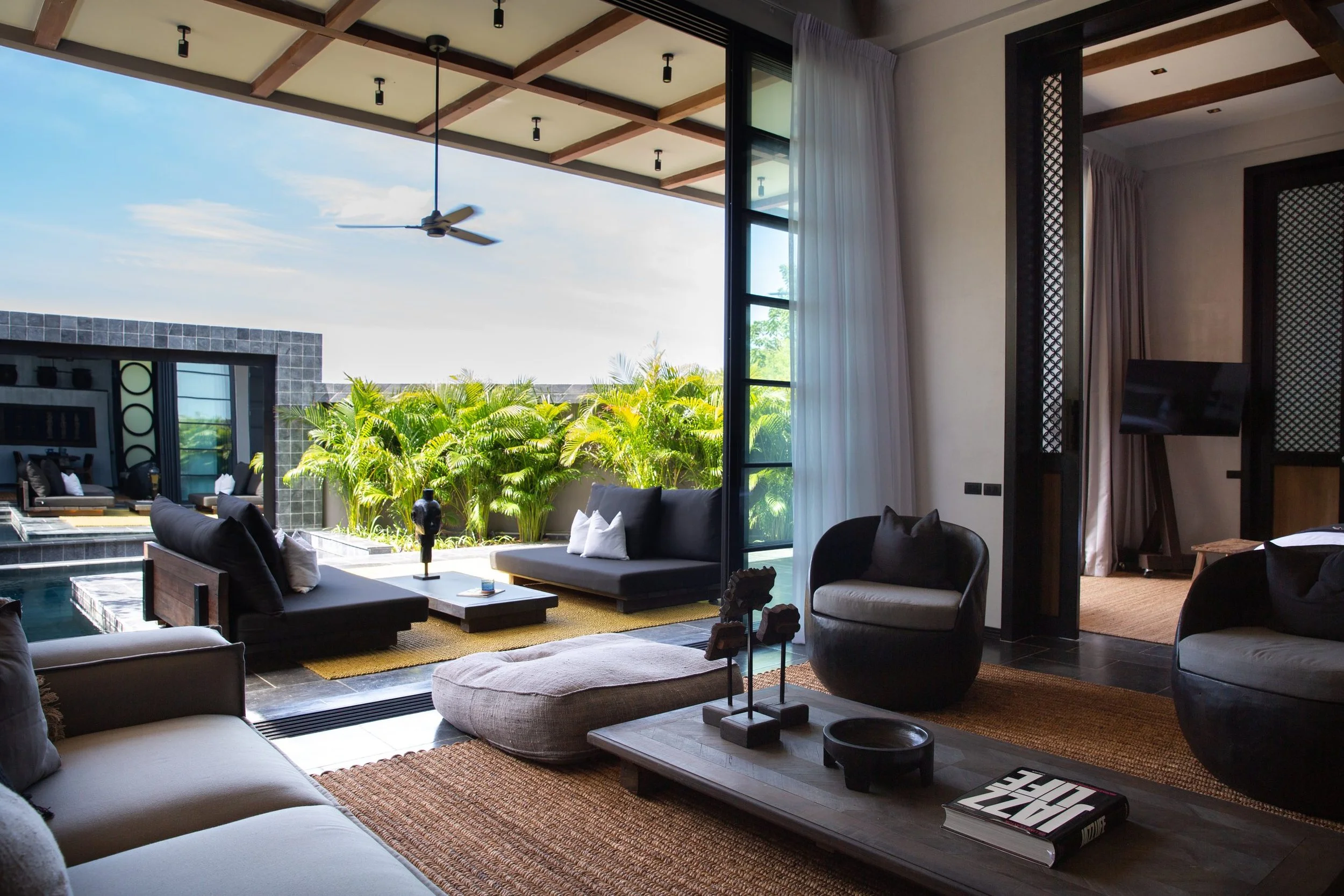 Villa 1_Clay8_living-16.jpg