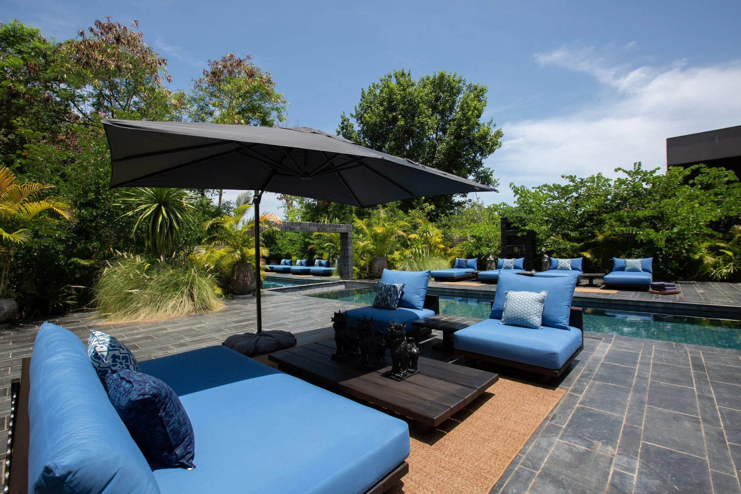 BVilla_1_pool_lounging-6.jpg
