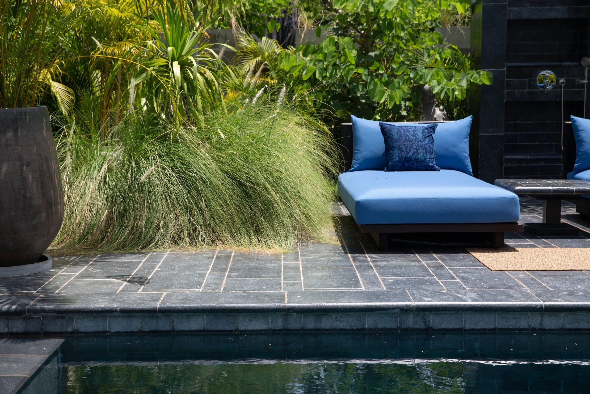 BVilla_1_pool_terrace-8.jpg