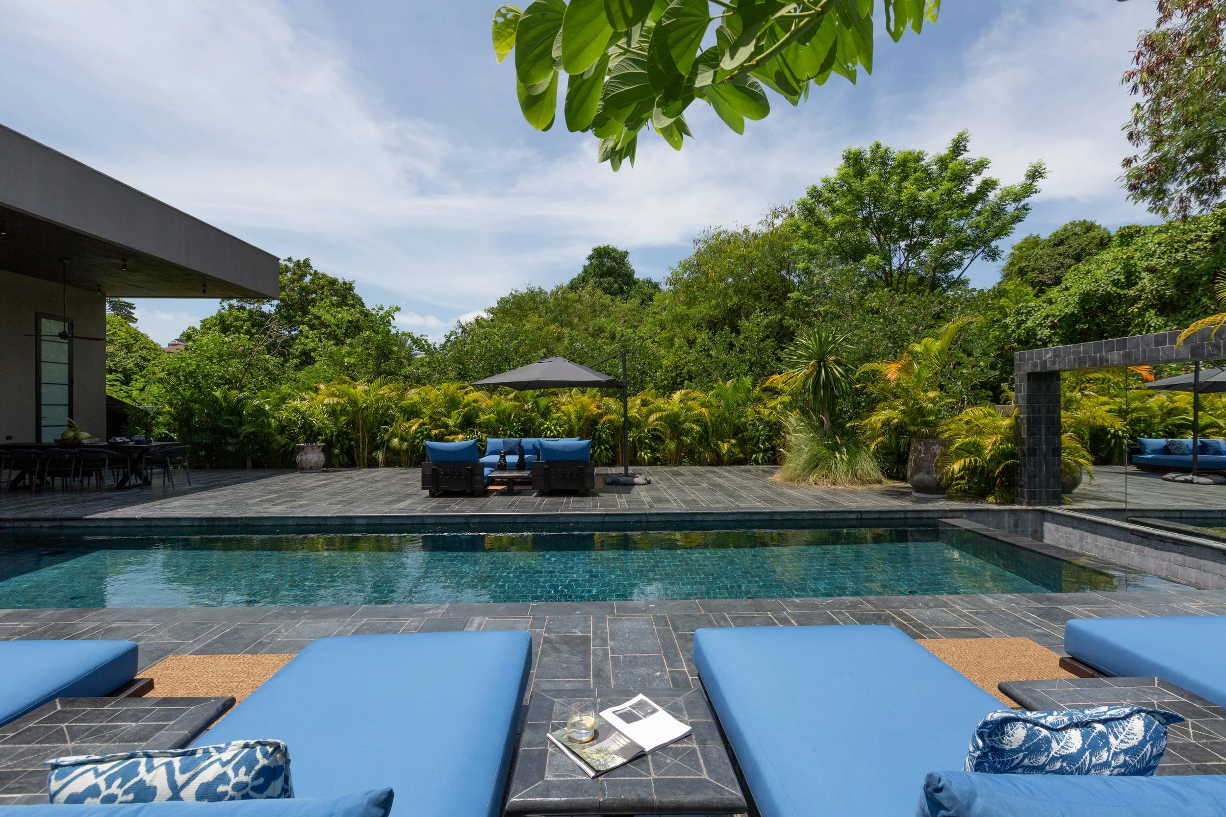 BVilla_1_pool_terrace-11.jpg