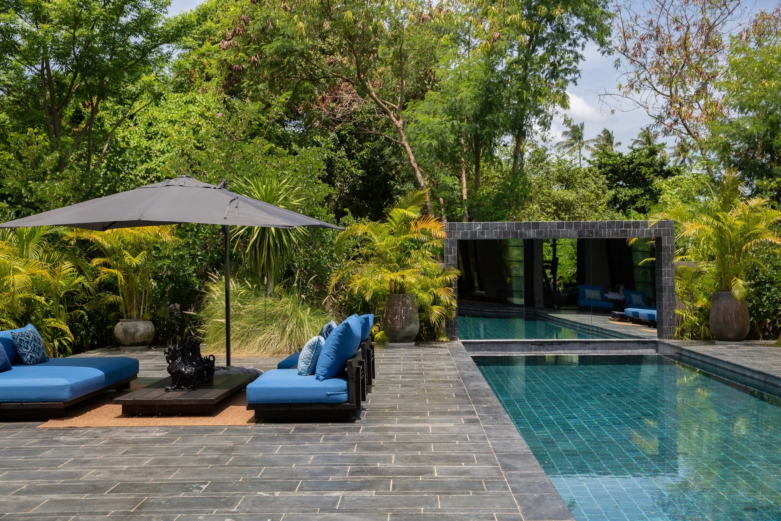 BVilla_1_pool_lounging-2.jpg