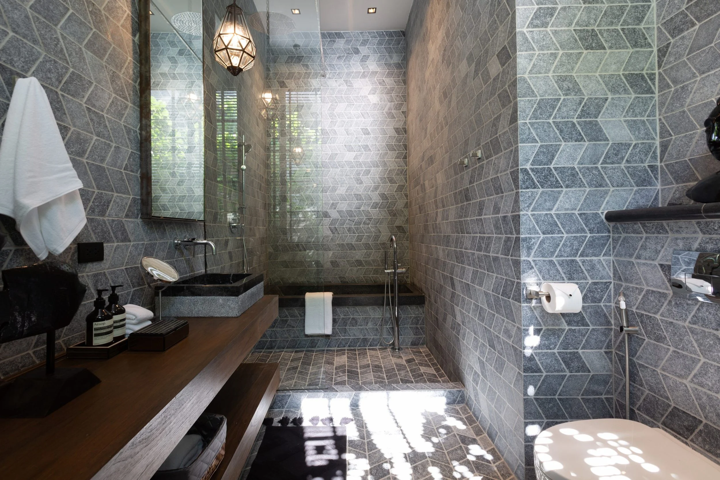BVilla_1_master_bathroom-3.jpg