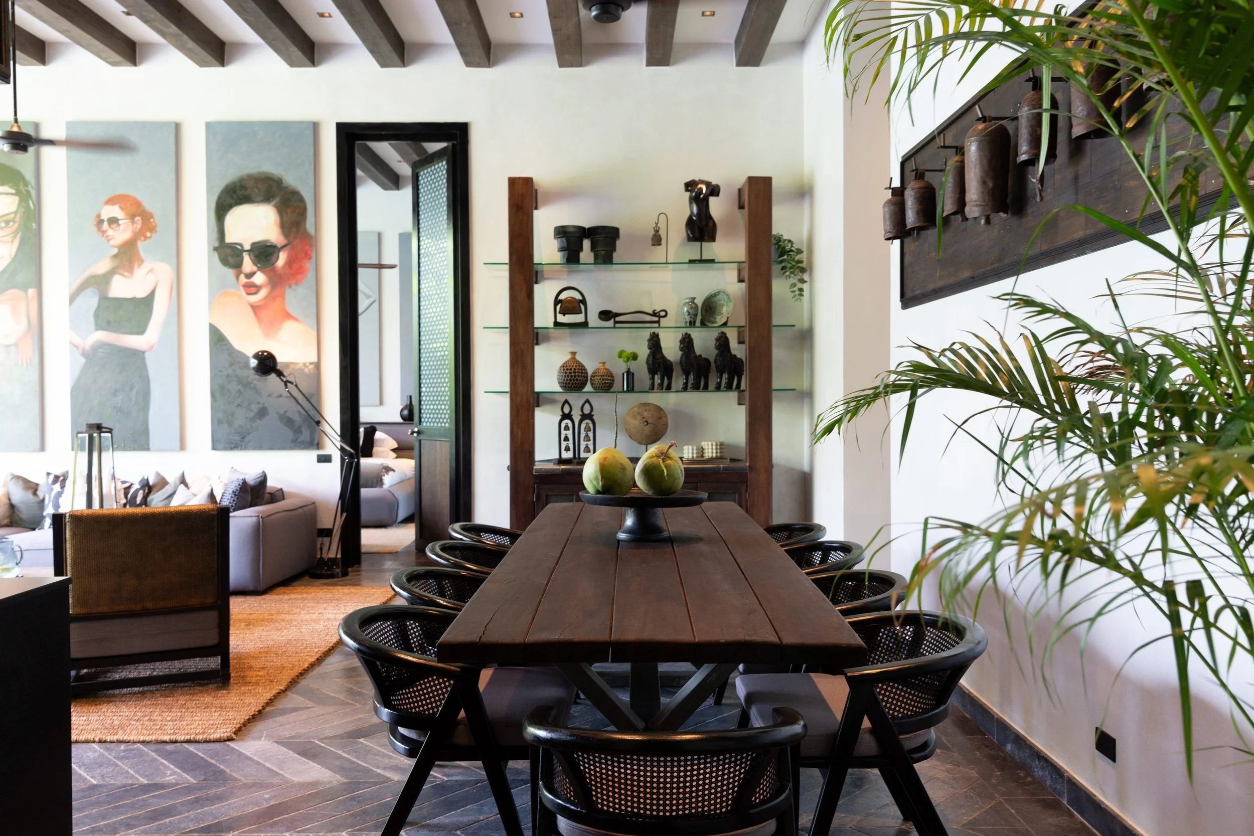 BVilla_1_dining-7.jpg