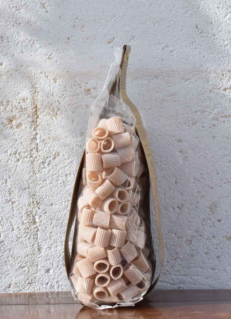 Milonia_Mezze Manicha_Side.JPG