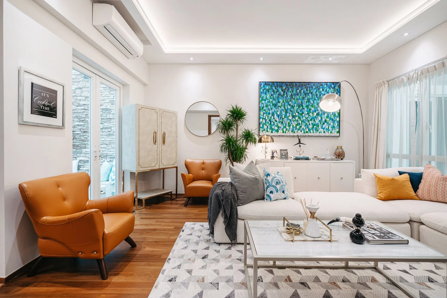 Stunning Green Penthouse Living image