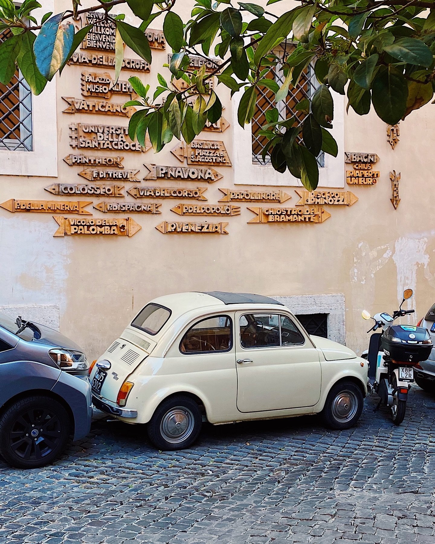 Meet the Cinquecento, everyone&rsquo;s favorite Italian car 🚗 swipe through to learn a few fun facts about this icon! 👉