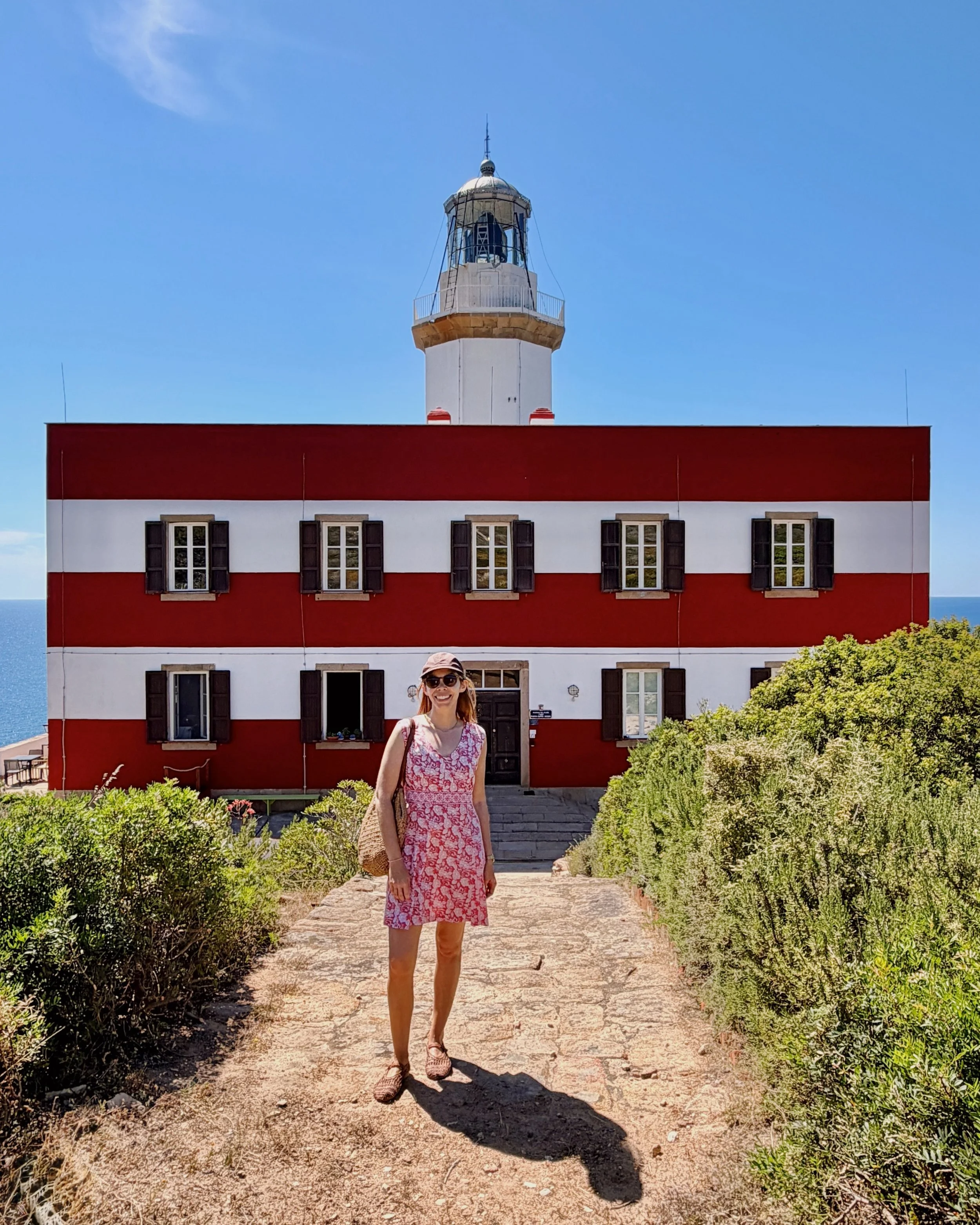 I slept in a lighthouse in Tuscany!

Yes - lighthouse hotels *are a thing*, let it be known. 

This gorgeous (very #accidentallywesanderson) lighthouse is @farodicapelrosso on the island of Giglio. Built in 1883, it remained operational until just ov