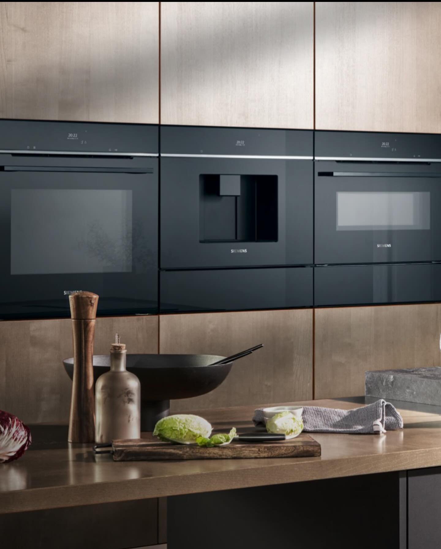 Ready to meet new kitchen technology designed to make your life easier?
 
Head to Hart &amp; Co. and cook like a pro with the Siemens iQ700 Oven Range, which includes innovative features that simplify cooking while providing foolproof results.
 
Gone