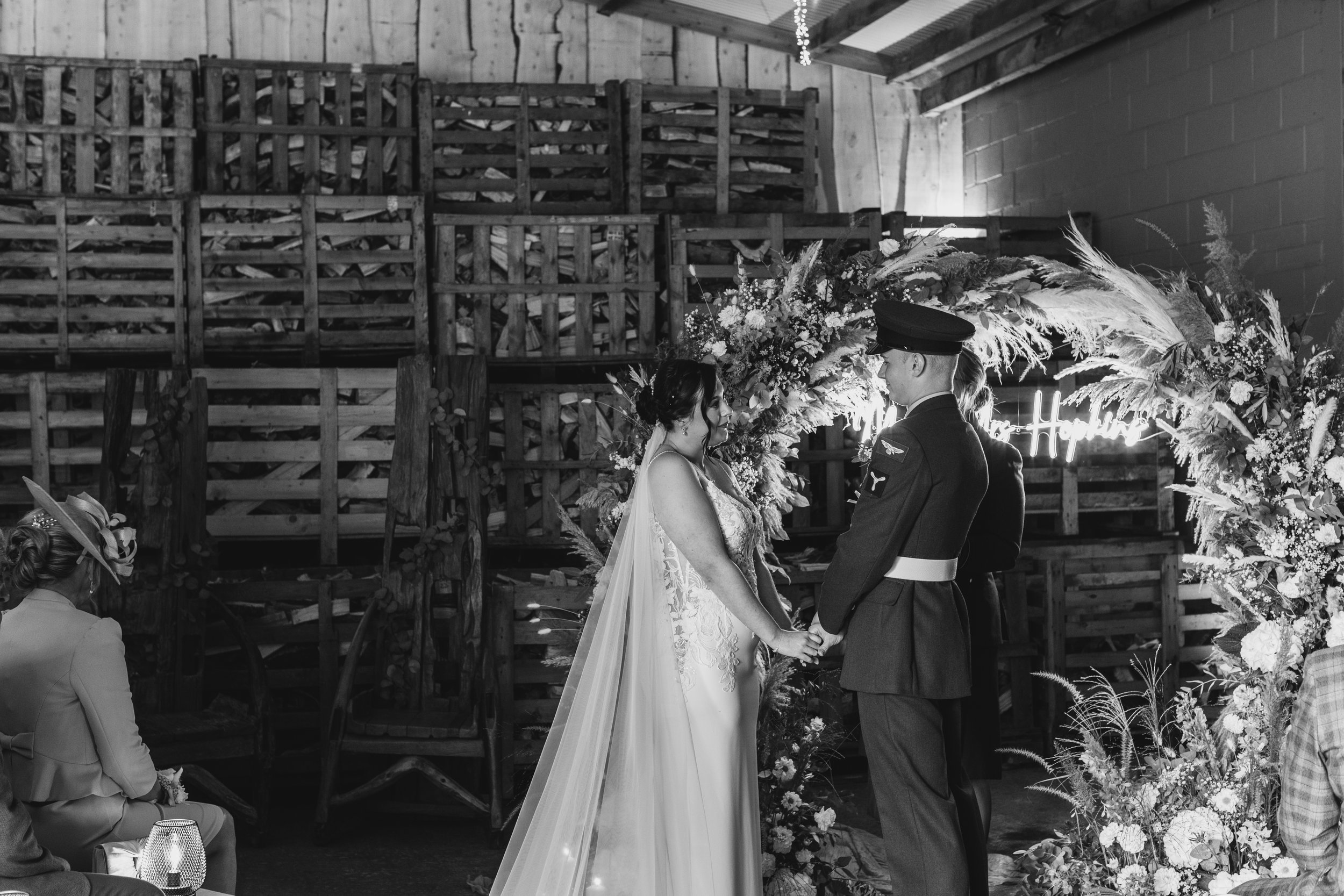Mr&Mrs-214.jpg