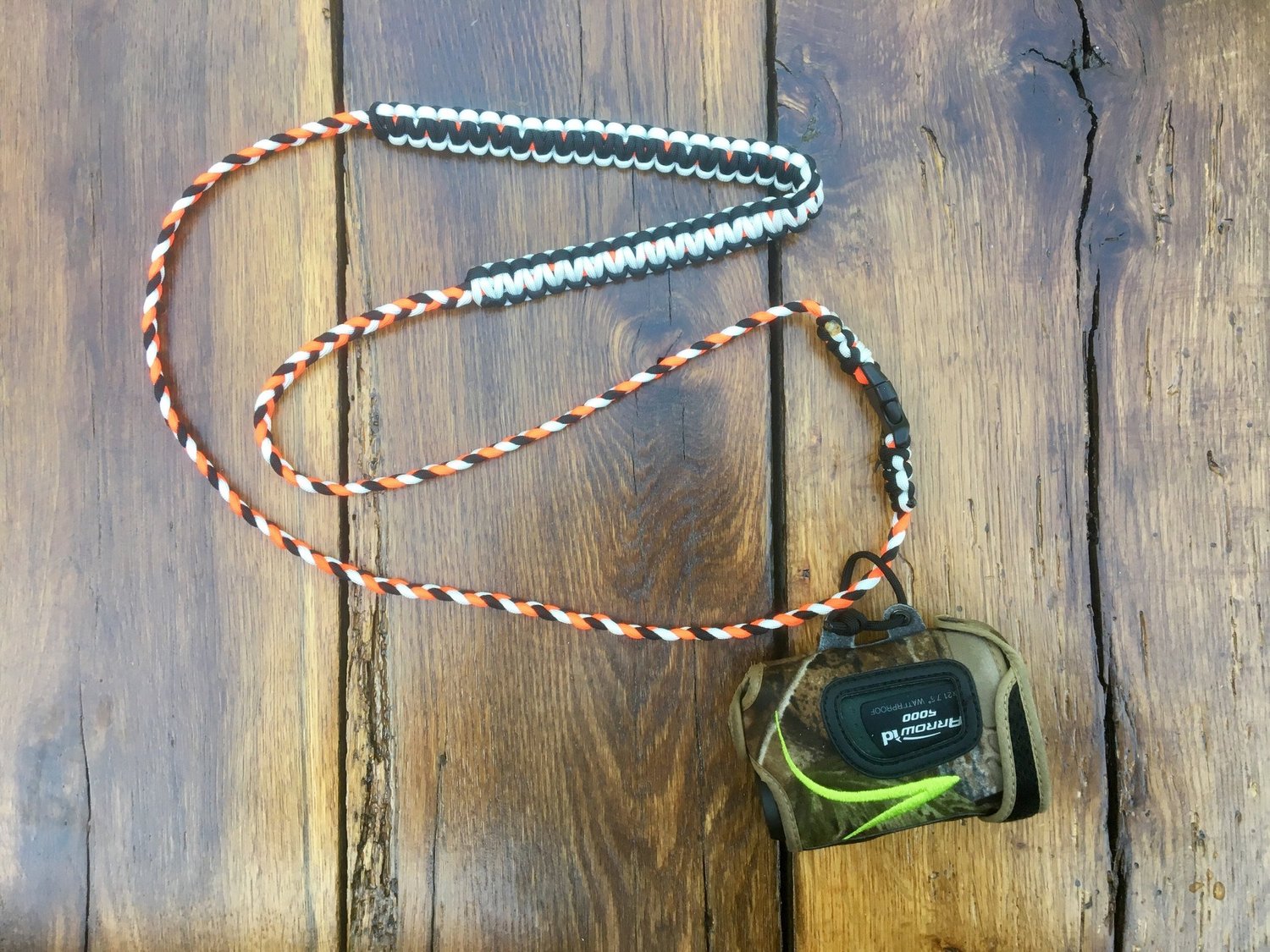 Golf Distance Finder Retractable Rangefinder Tether - Hunting Gear Lanyard  Cord Stretches From 6 To 28 Inches Red Tiger Range Finder