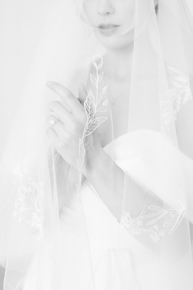 White-Barn-Wedding-Tara-Statton-Photography-19.jpg