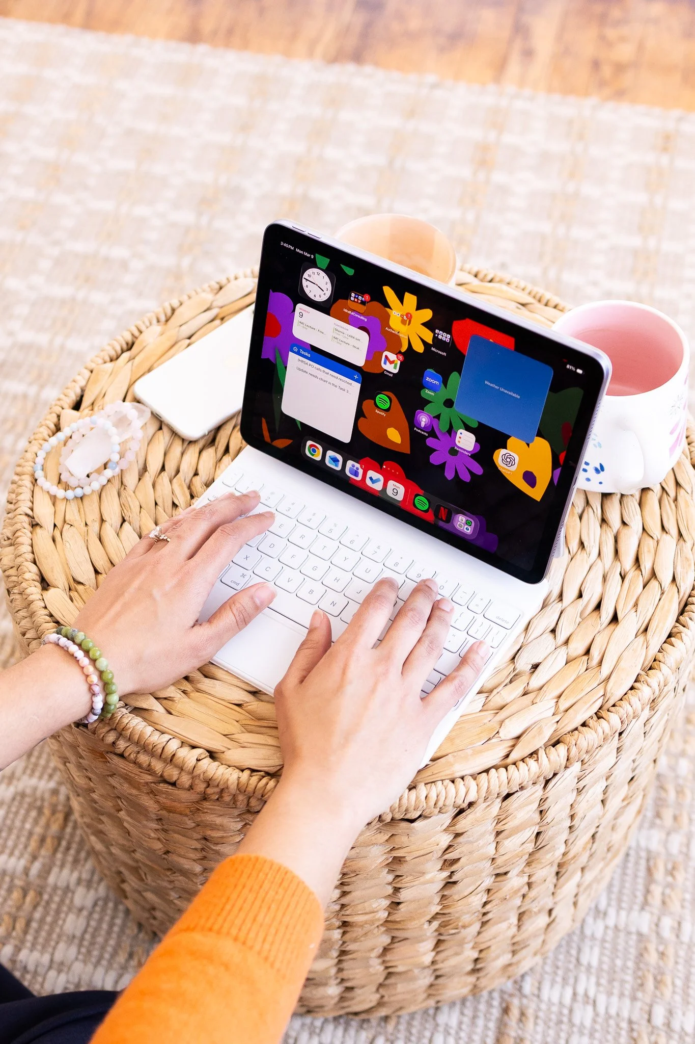 Virtual LLPC supervision in Michigan with an experienced LPC clinical supervisor, offering individual and small group supervision online.