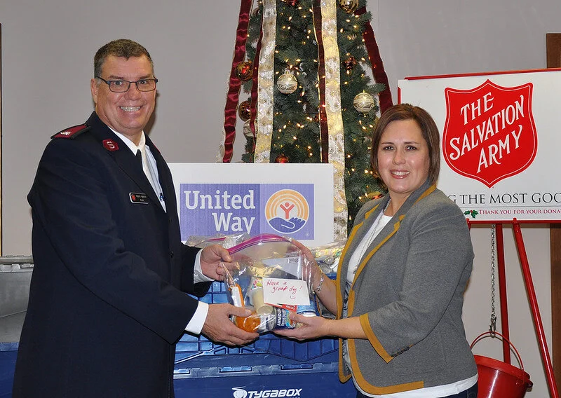 KAR Auction Services assemble 2-1-1 kits for Central Indiana homeless