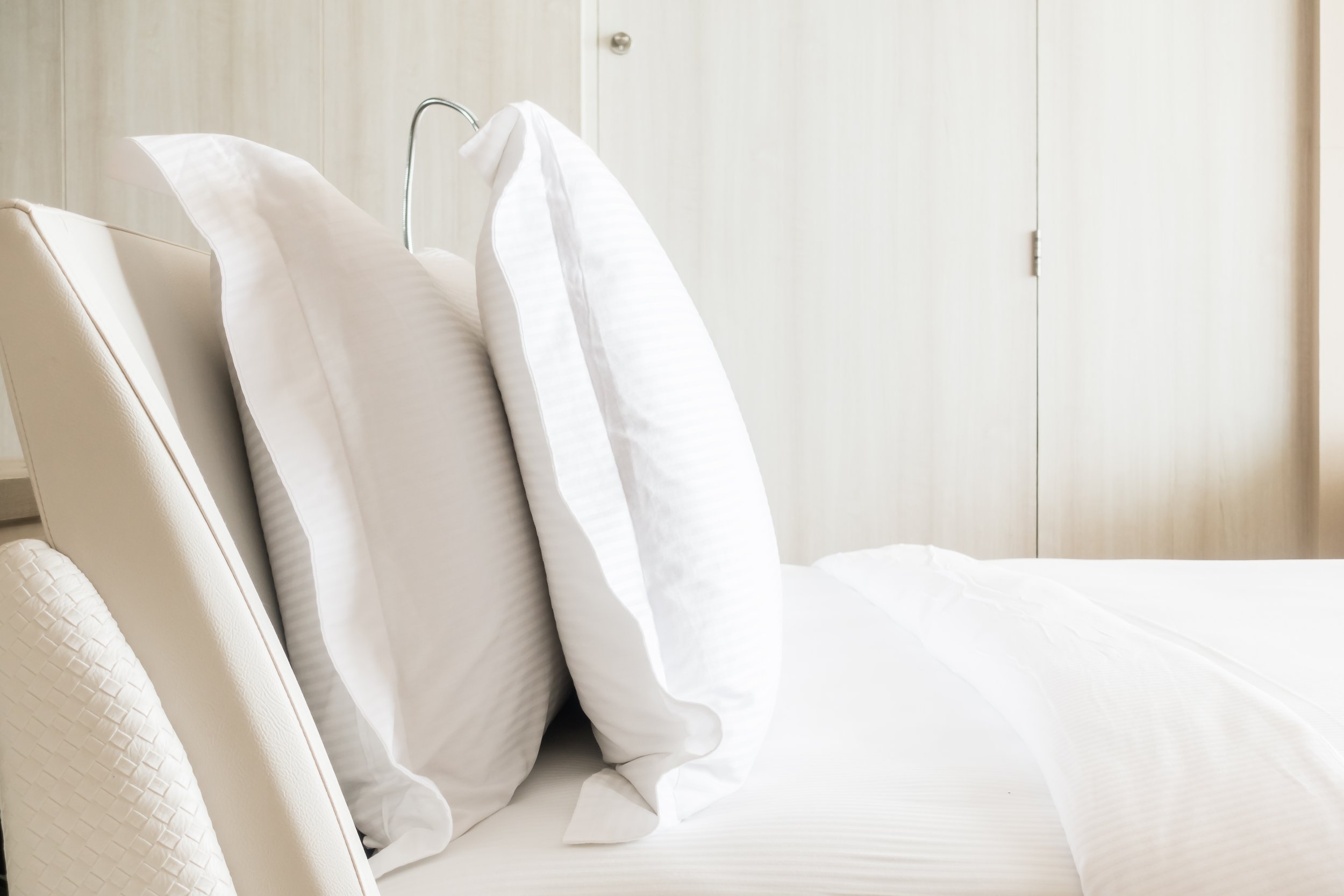 white-pillow-bed.jpg