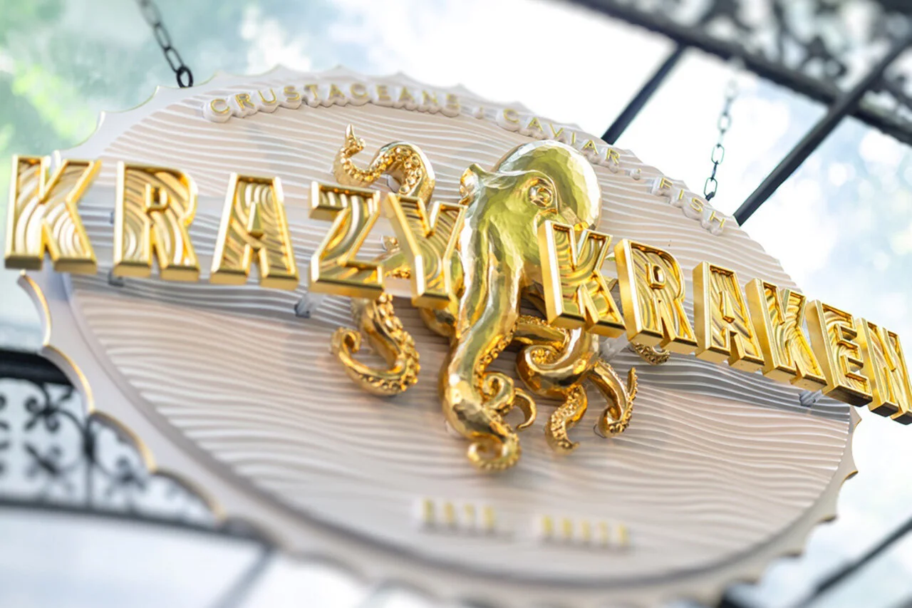 ....Top Three Questions to Ask When Hiring a Signmaker .. Die drei wichtigsten Fragen, bevor Sie einen Schildermacher einstellen....