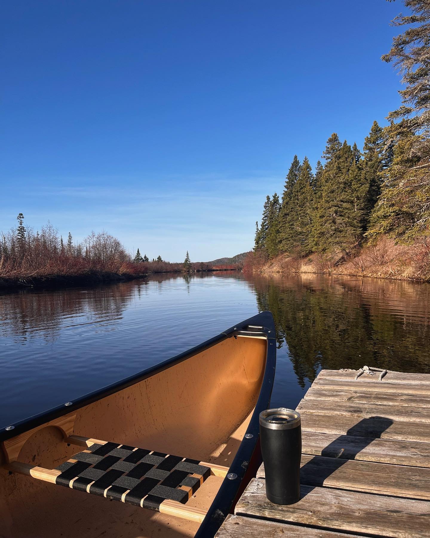 Morning paddle + coffee = perfect match! 🛶🌞
.
Who else can&rsquo;t wait to get back in the camping spirit &amp; spend some more time in &amp; around the water?!