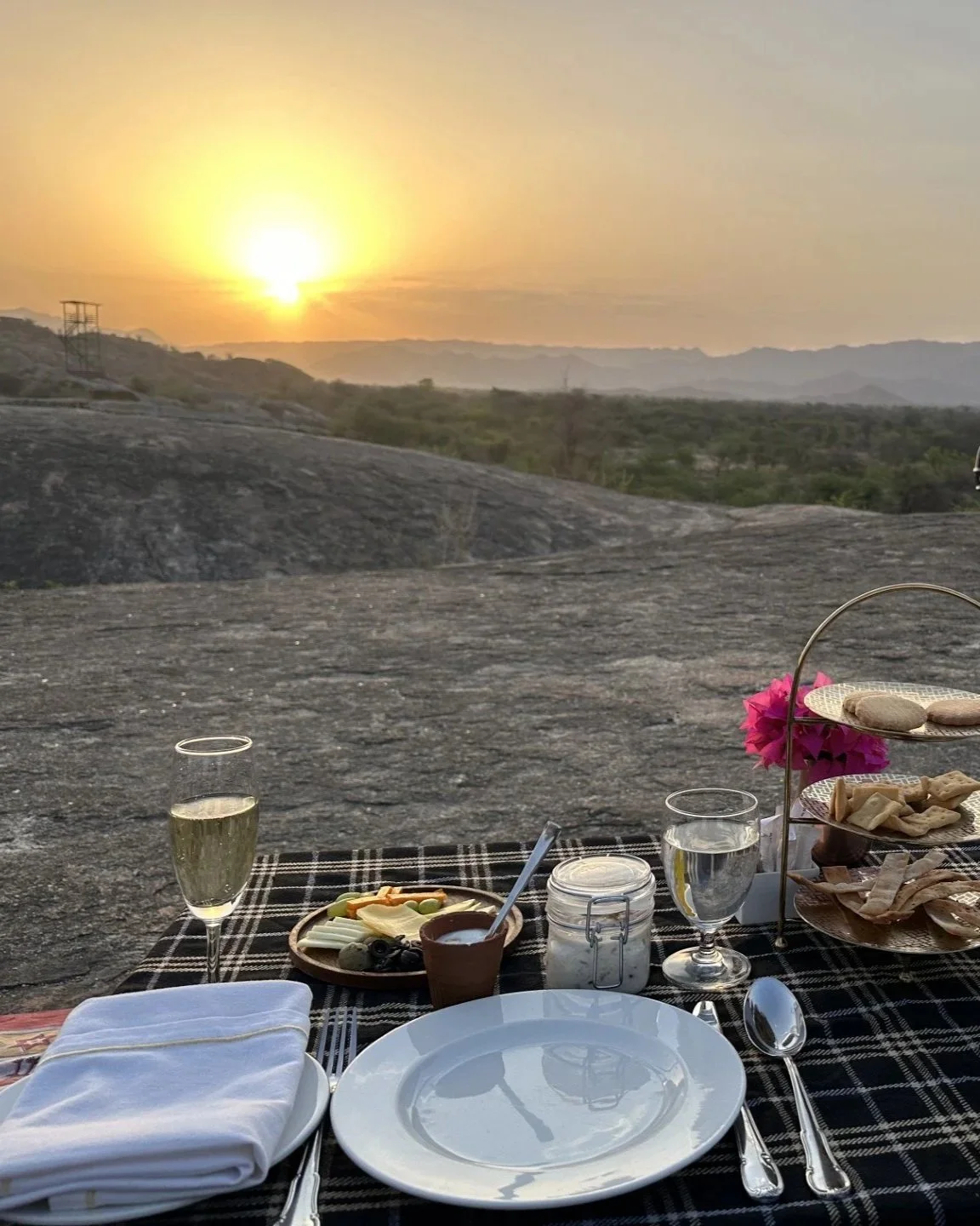 Champagne+Breakfast+-+Narlai.jpg