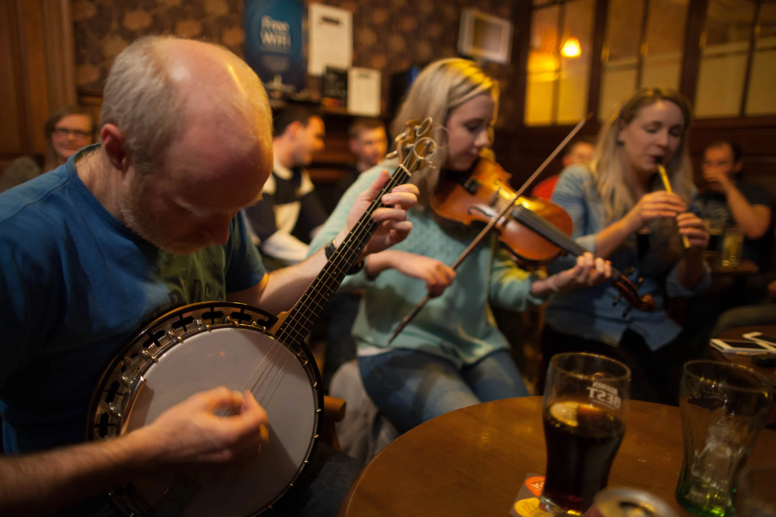 IMG_2118-mennies traditional music banjo.jpg