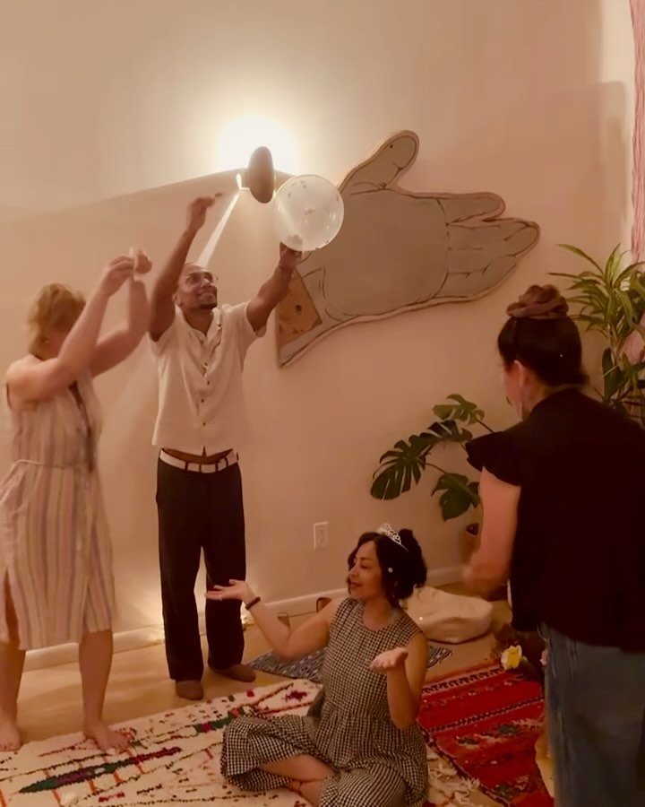 Celebrating Stephanie!
🙌🎂🔥🩵🧚&zwj;♂️
Happy Birthday @artofselflove 
🌸🌹🩵🌷
Come be with her Roses &amp; Herbs: A Summer Blessing ~ July 8th 
💗🌺🌹
Thank you @marikotamegai @bethricciardone @lisanelsonlevine and everyone for coming. 
🌺🔥
Yes! 