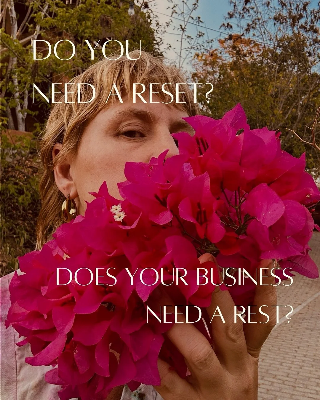 Sometimes being the boss means remembering when to clock out and tune in.
💛 
For healers, artists &amp; entrepreneurs this retreat is your permission slip to rest, reset, and re-inspire. 
🌸 
Join Maha Rose founder @lisanelsonlevine at @eltriangulo_