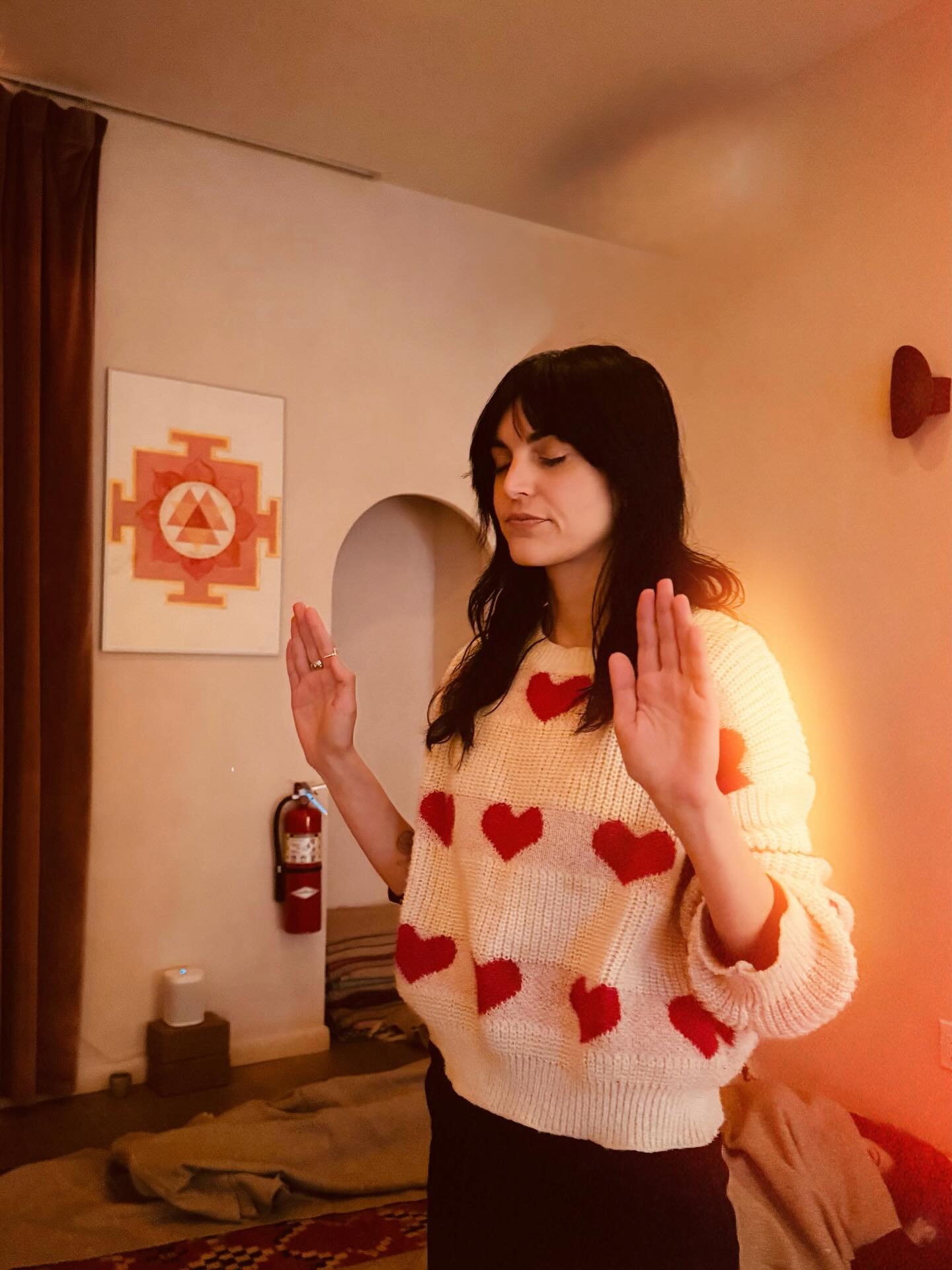 Come breathe in the new season at Maha Rose.
🌱🧡🌼🫶✨

A grounding visualization.
🌱🧡🌼🫶

An intuitive breathwork journey.
🌱🧡🌼

Reiki flowing through the room.
🌱🧡

Followed by Persian tea + traditional snacks shared in community.
🌱
New Day: 