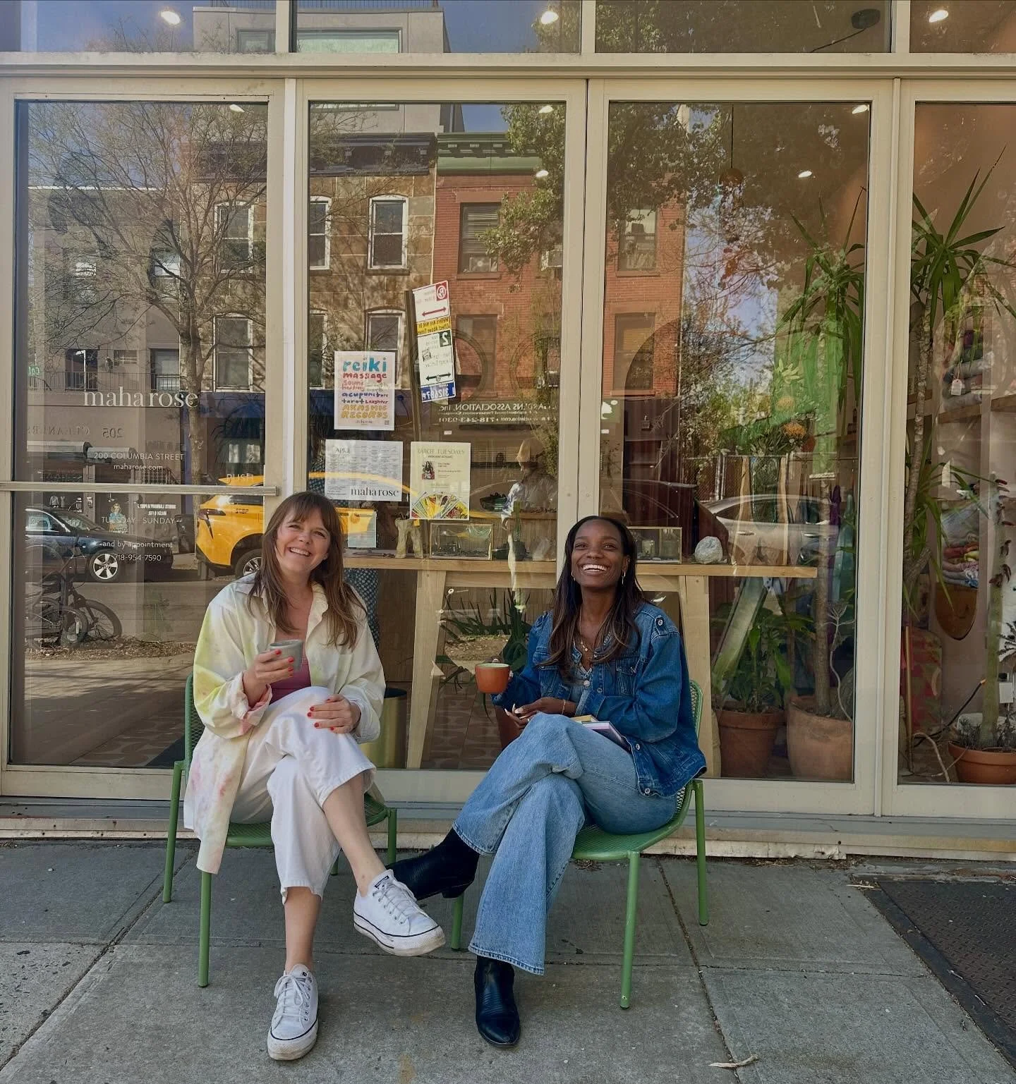 Hello New York!
🩵🩵🩵🩵🩵
Bits of beauty back in the city. 
🦋🦋🦋🦋
@goldenreturn.lex &amp; @katiethomas______ 
💙💙💙
Tie dye at the @urbanmeadowcommunitygarden 
🌈🌈
Laughter Lab on location at @branchnewyork
🙌
maharose.com
