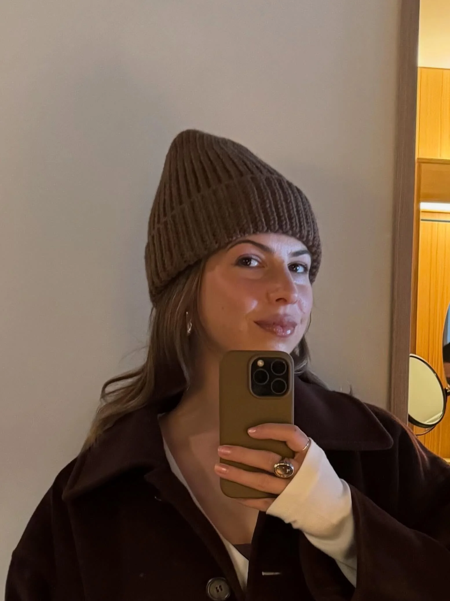 MEET our TEAM

Hi, I&rsquo;m Mollie! I first discovered Maha Rose in 2019 and fell in love with this community of healers, artists, and mystics.

I facilitate somatic and spiritual depth work that guides people out of their stories of lack, and into 