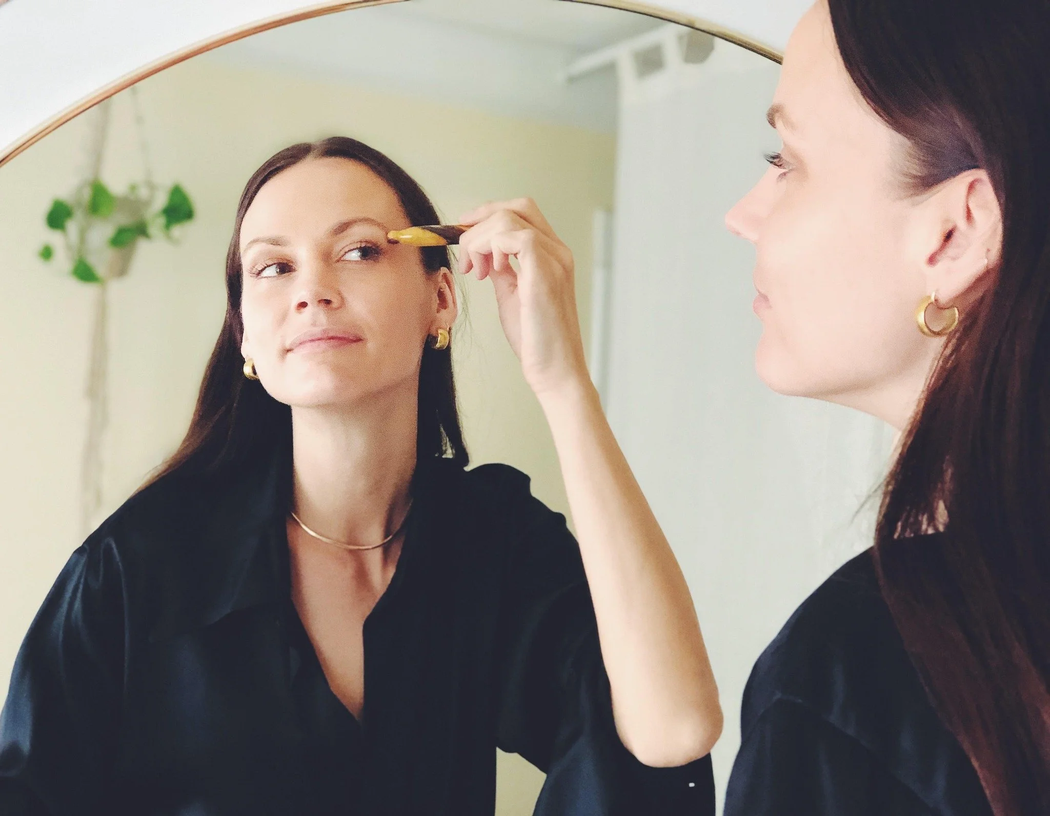 meet Jodi, @ohmbiance, our newest practitioner offering ethereal integrative facials at Maha Rose 💫

"hello beauties!

I'm originally from Montana, I grew up on a farm surrounded by animals and nature.  I moved to San Francisco after college wh