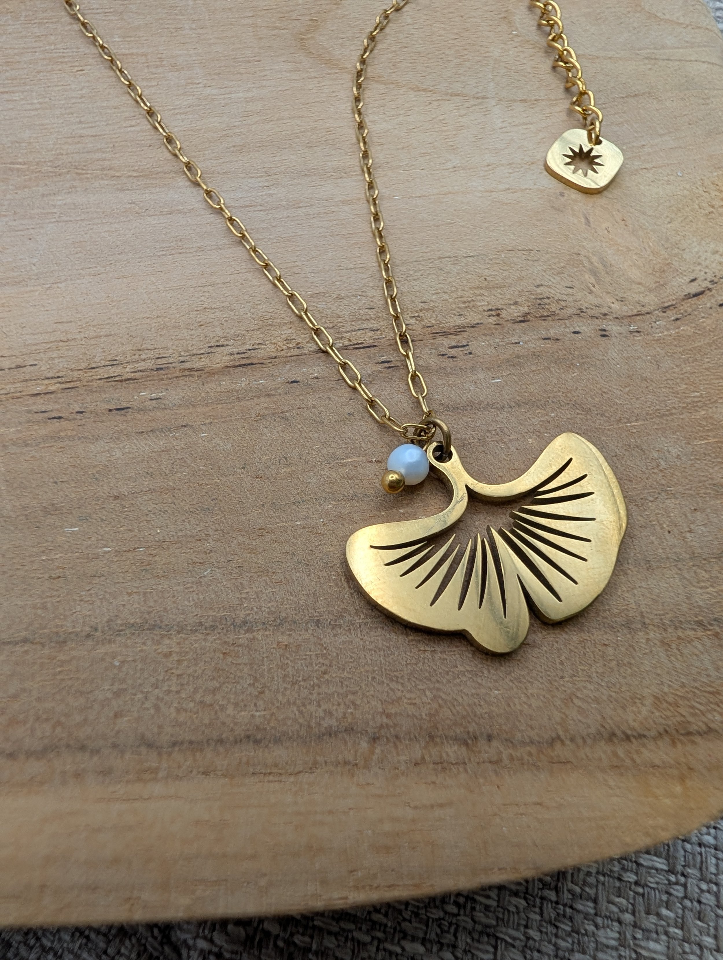 Collier gingko