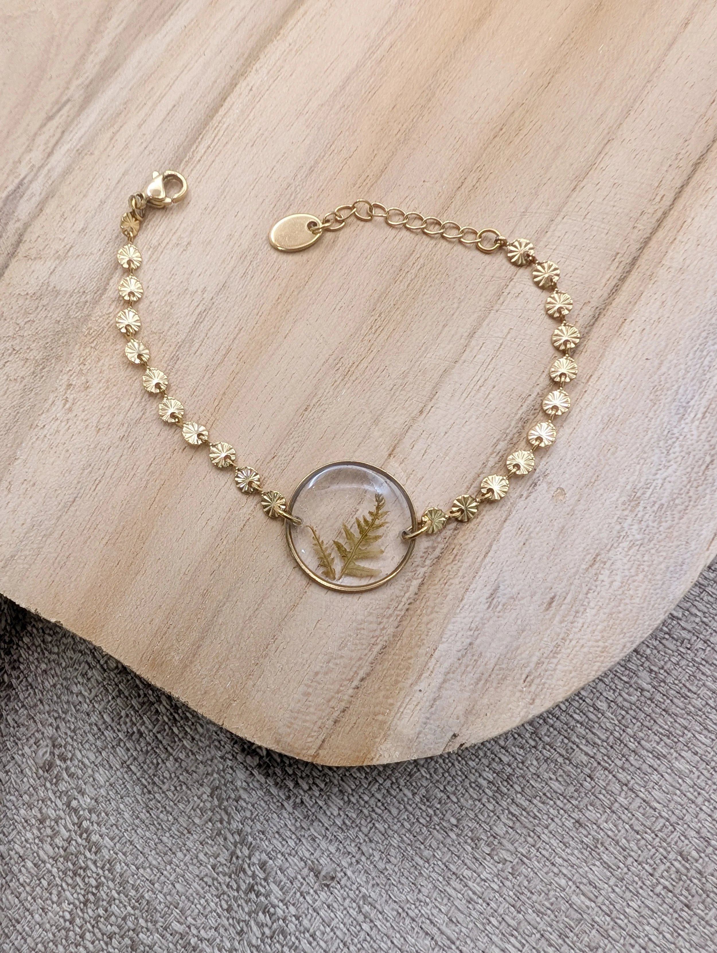 Bracelet doré fougère