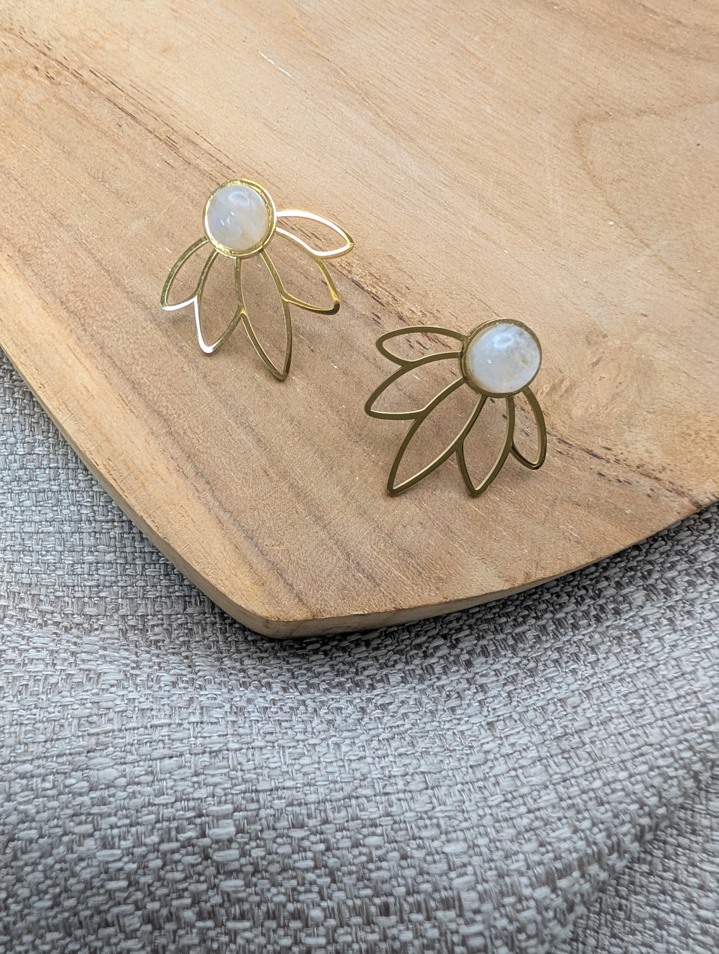 boucles d'oreilles lotus (différentes variantes)