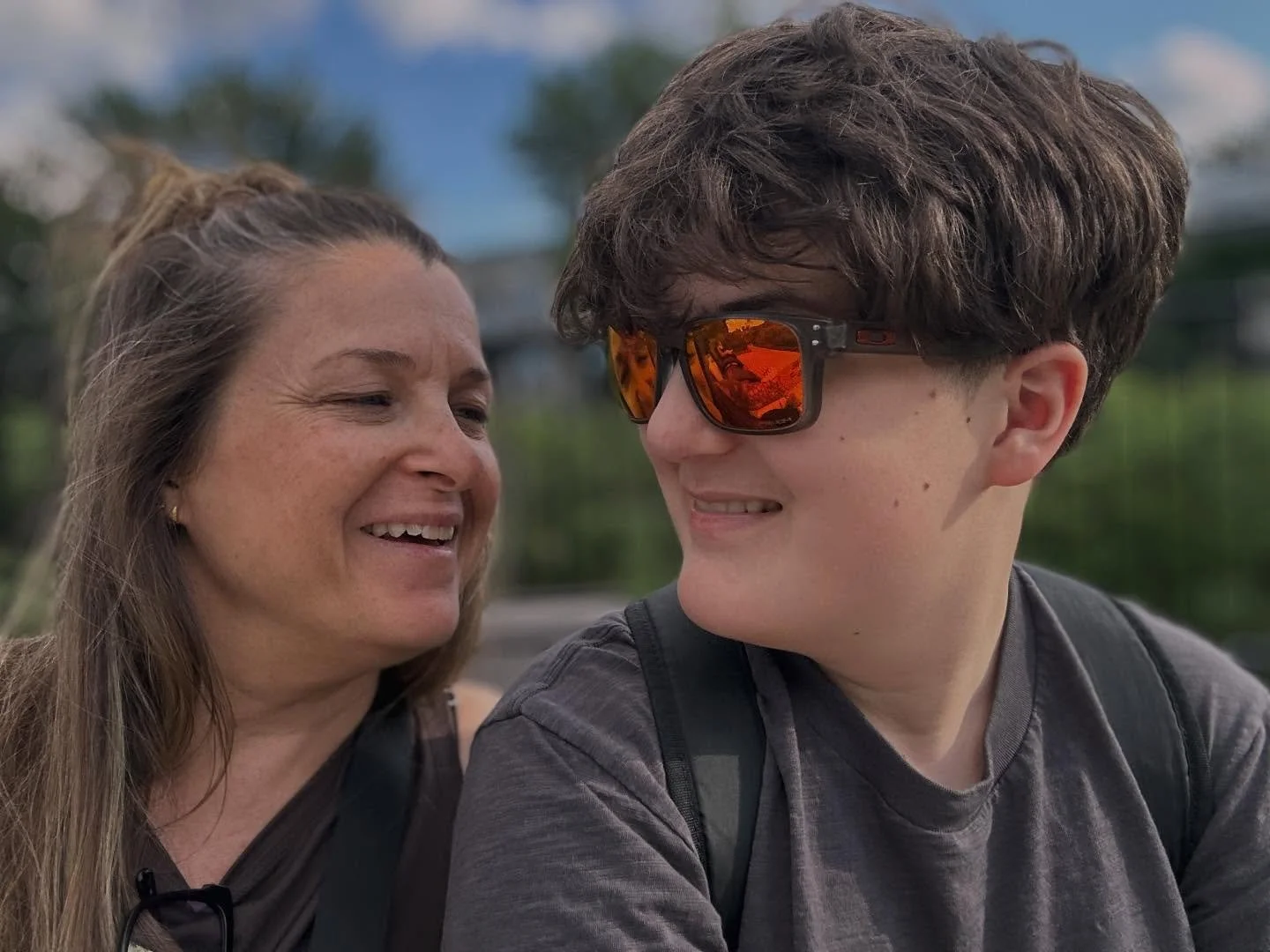 Mon grand O 💙

Plus grand que moi maintenant&hellip; Te voir grandir, &eacute;voluer, changer&hellip;parfois en douceur avec subtilit&eacute; et parfois d&rsquo;un coup, est un vrai bonheur.

L&rsquo;adolescence est une p&eacute;riode intense de cha