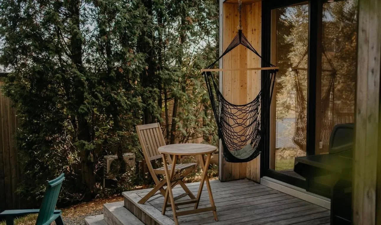 ...💛

Je veux te parler d'une chose dont on parle rarement ouvertement.

L'argent.

Combien de fois tu t'es dit " je sais que &ccedil;a me ferait du bien, mais je ne peux pas me le permettre"?
Et tu as laiss&eacute; passer quelque chose qu