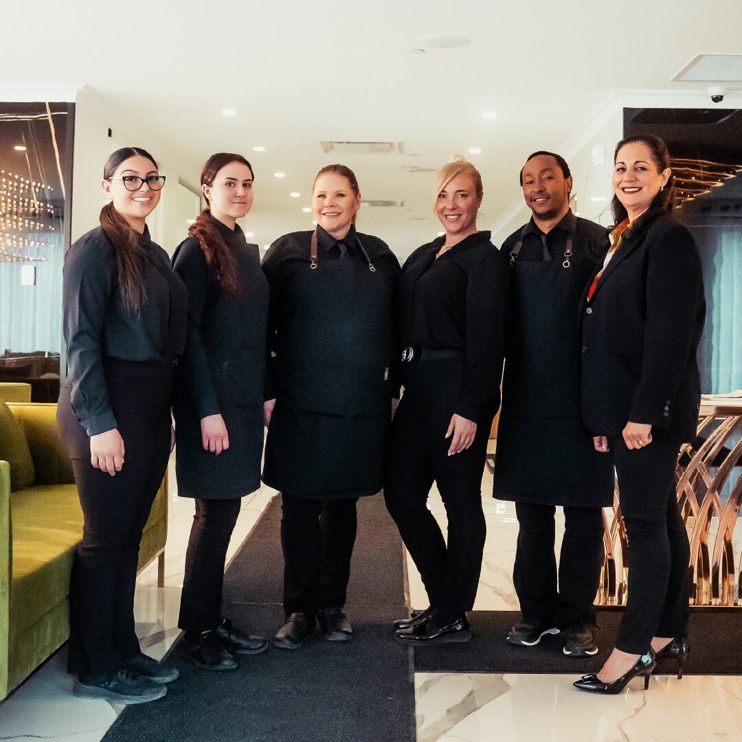 The team at The Vista is dedicated to creating a memorable and luxurious experience for you, our guest. Come explore our menu, dining experience and amenities.

.
.
.

#thevistabychefdenis #thevistarestaurant #team #teammembers #service #diningexperi