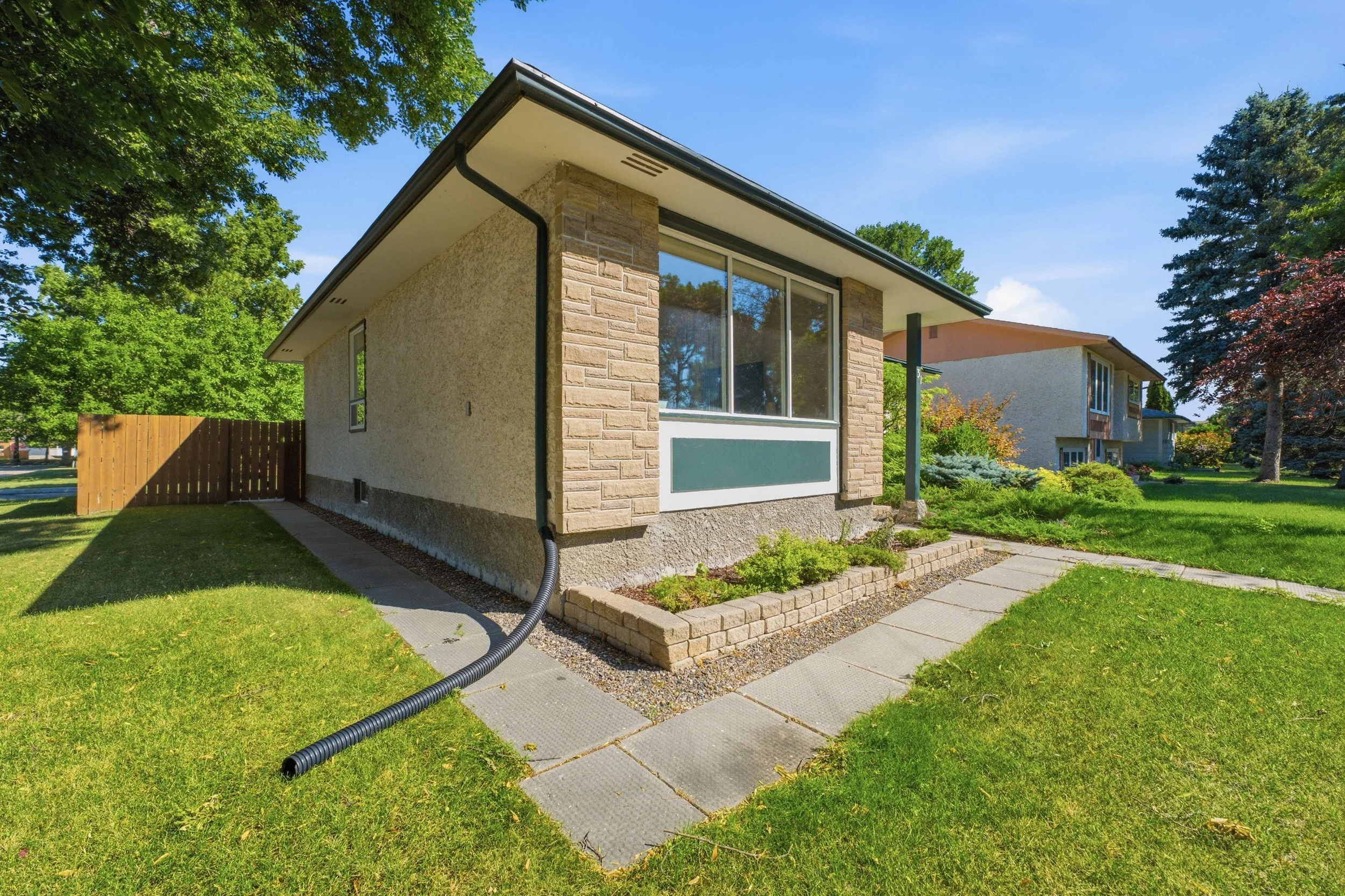 31 Dells Cres-39.jpg