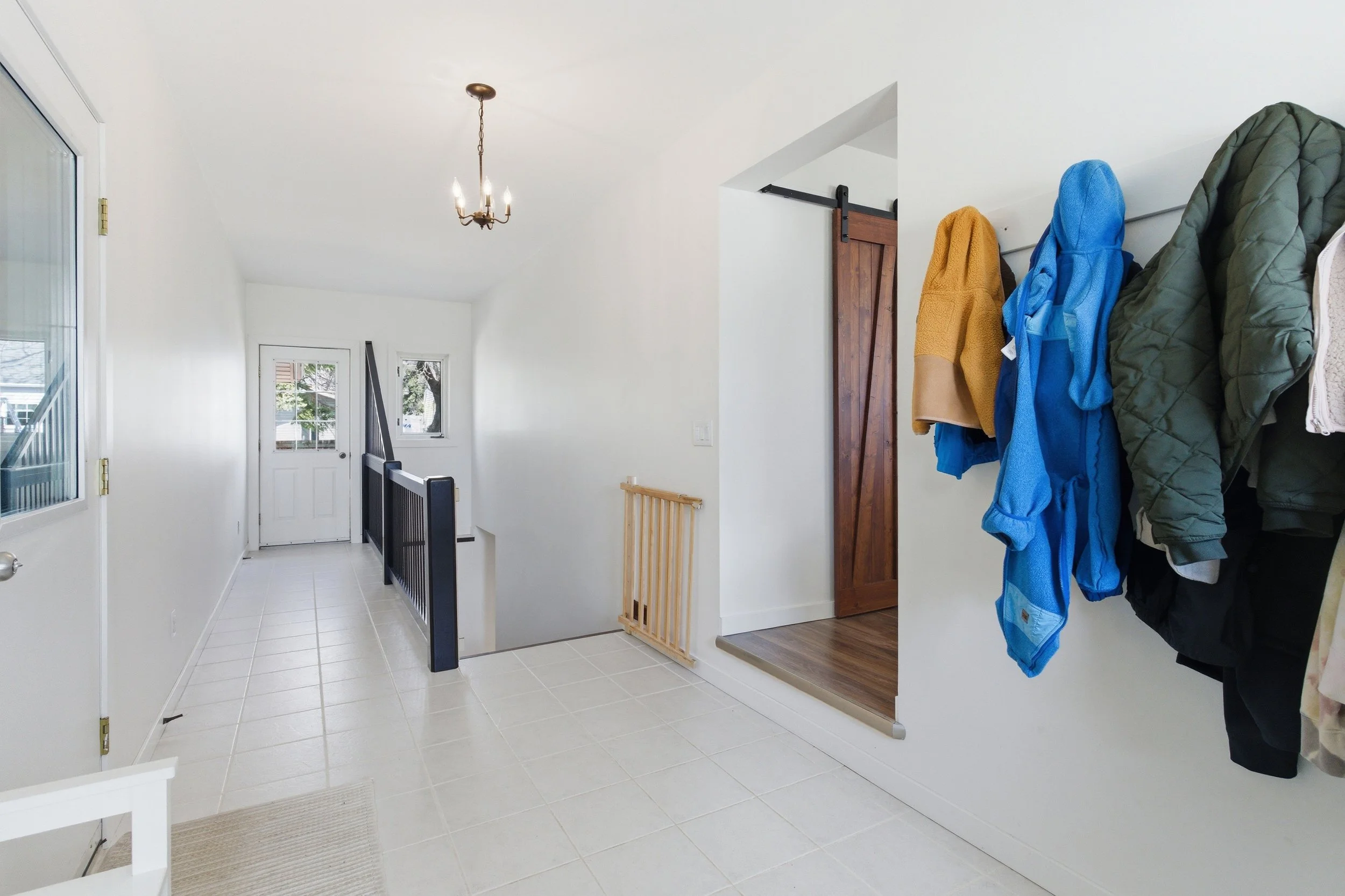 55 Spruce Cres-7.jpg