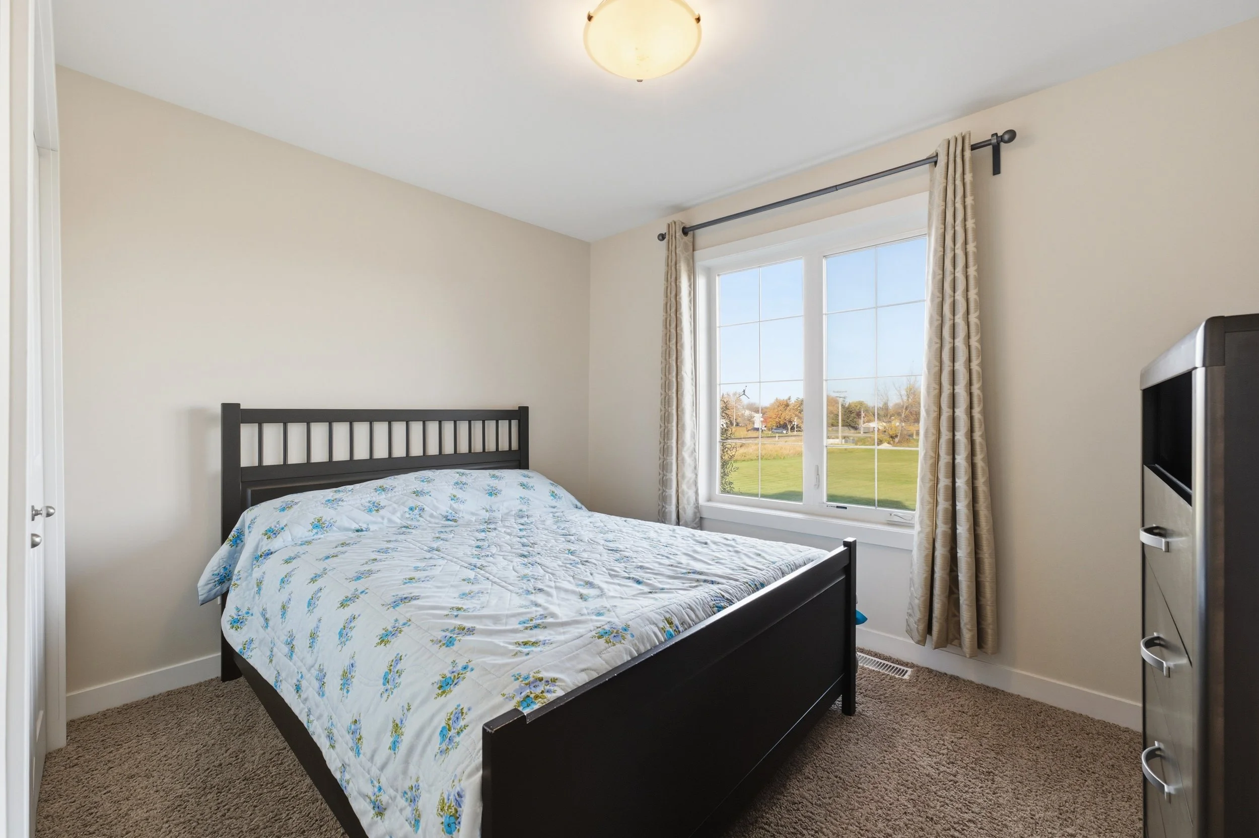 5-3377 Pembina Ave-33.jpg