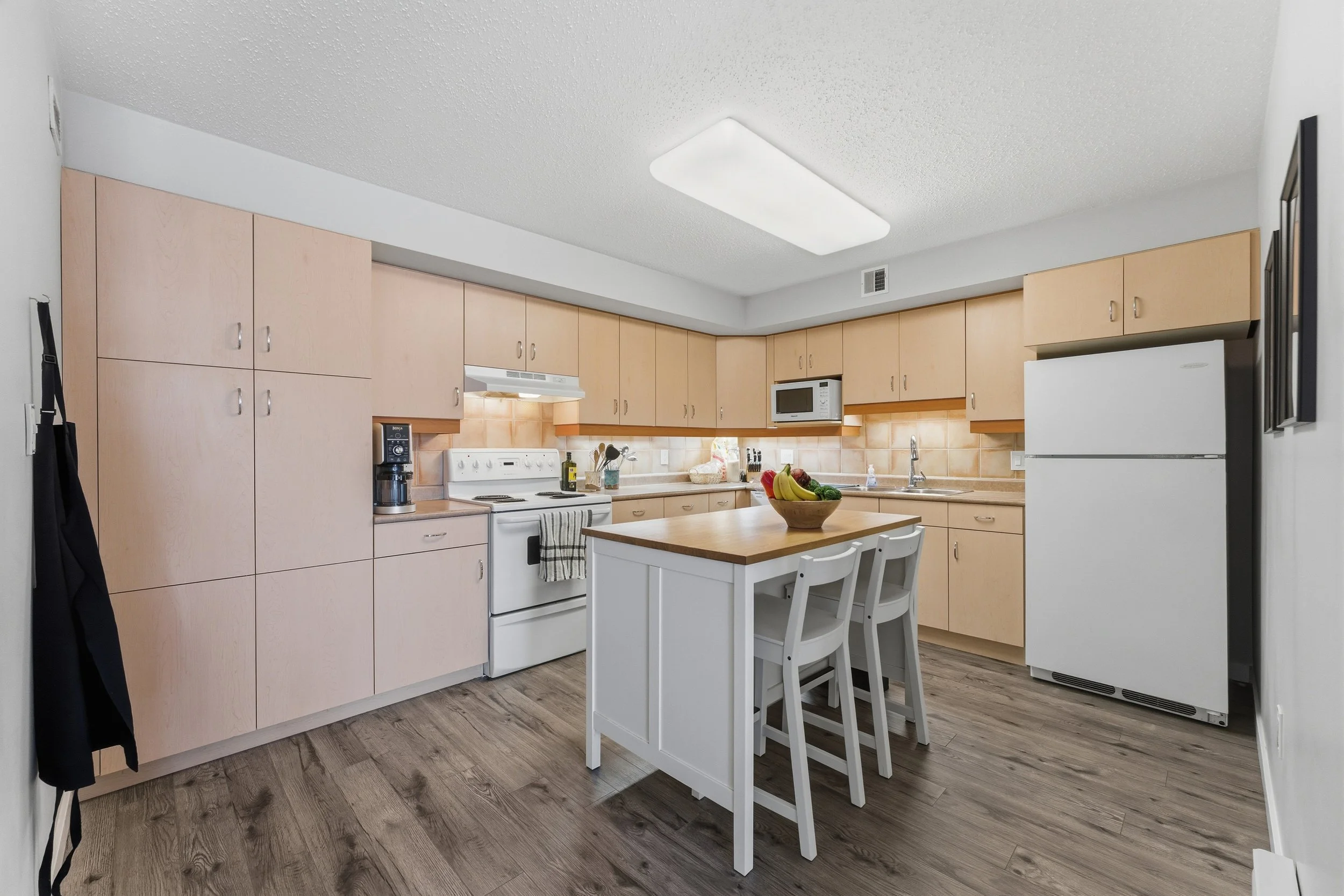 312-99 Gerard St-9.jpg