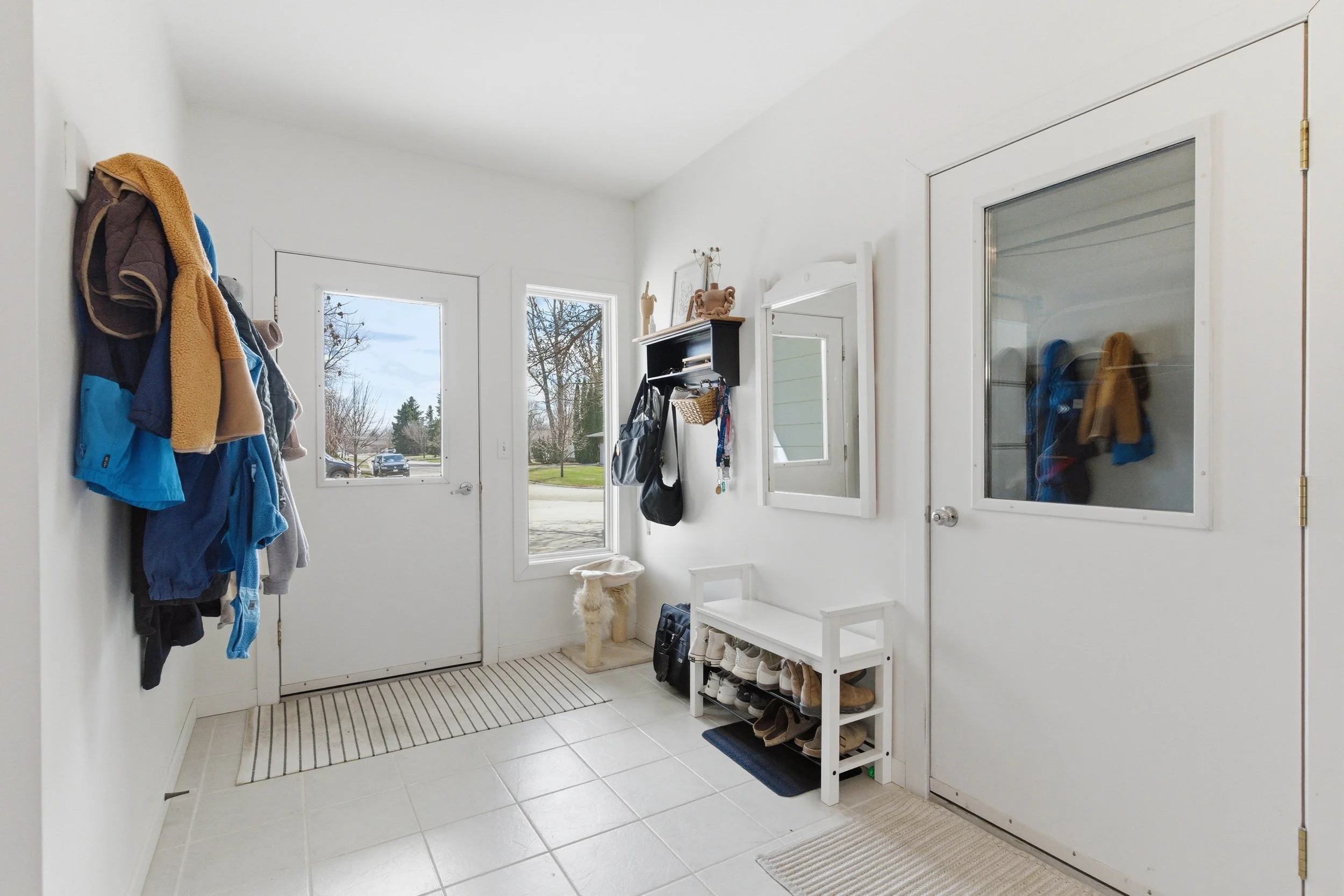 55 Spruce Cres-6.jpg