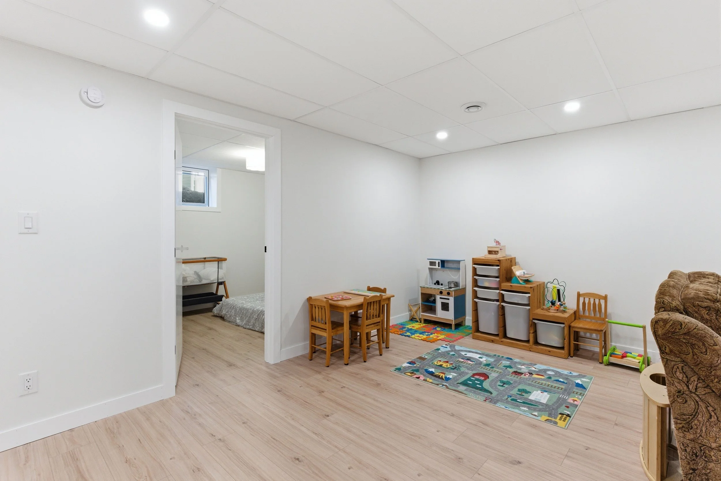 55 Spruce Cres-28.jpg