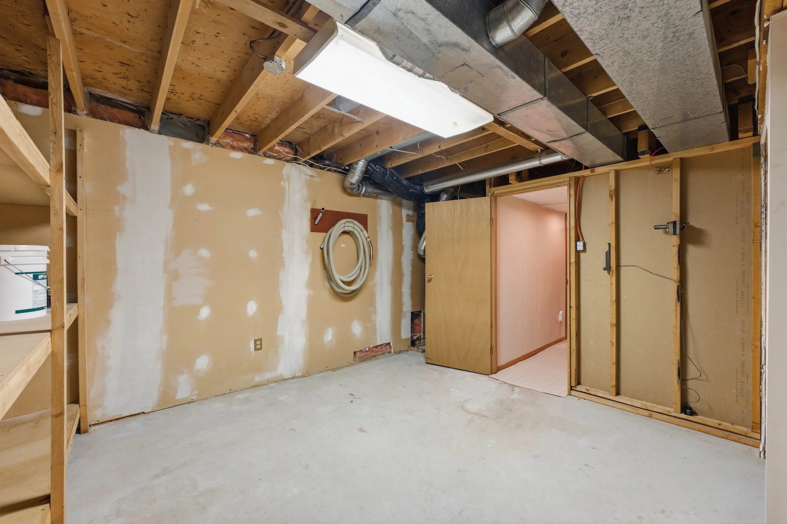 31 Dells Cres-35.jpg
