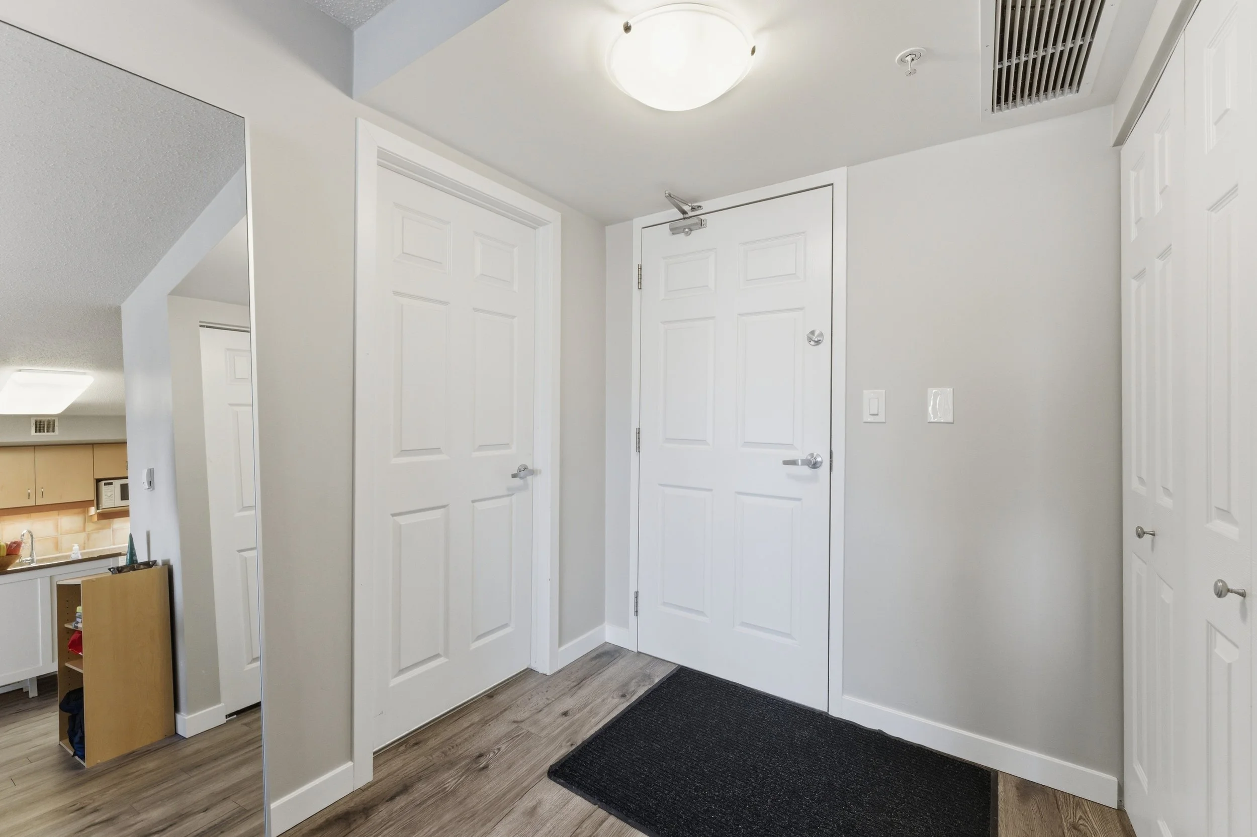 312-99 Gerard St-7.jpg