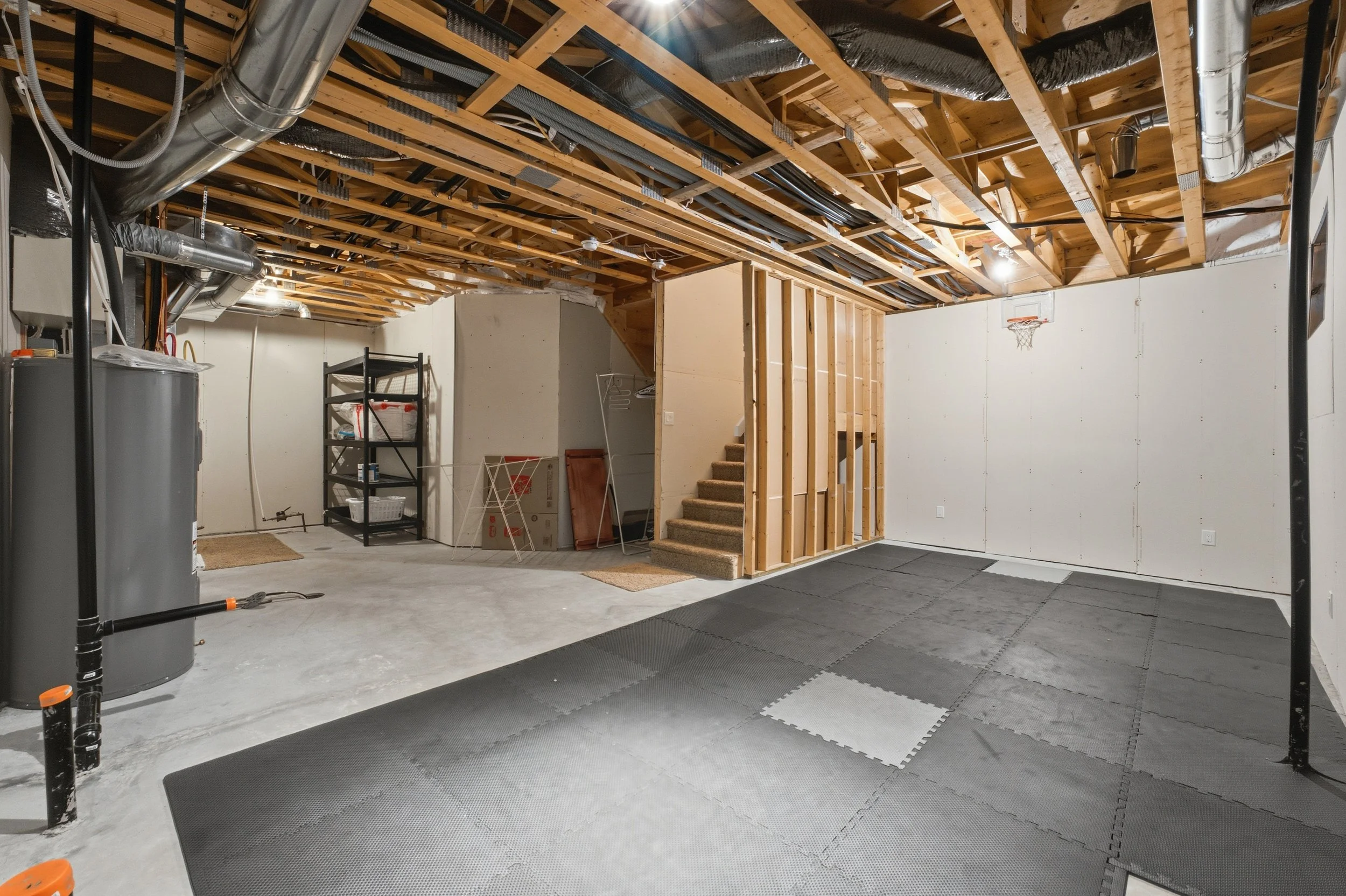 5-3377 Pembina Ave-37.jpg