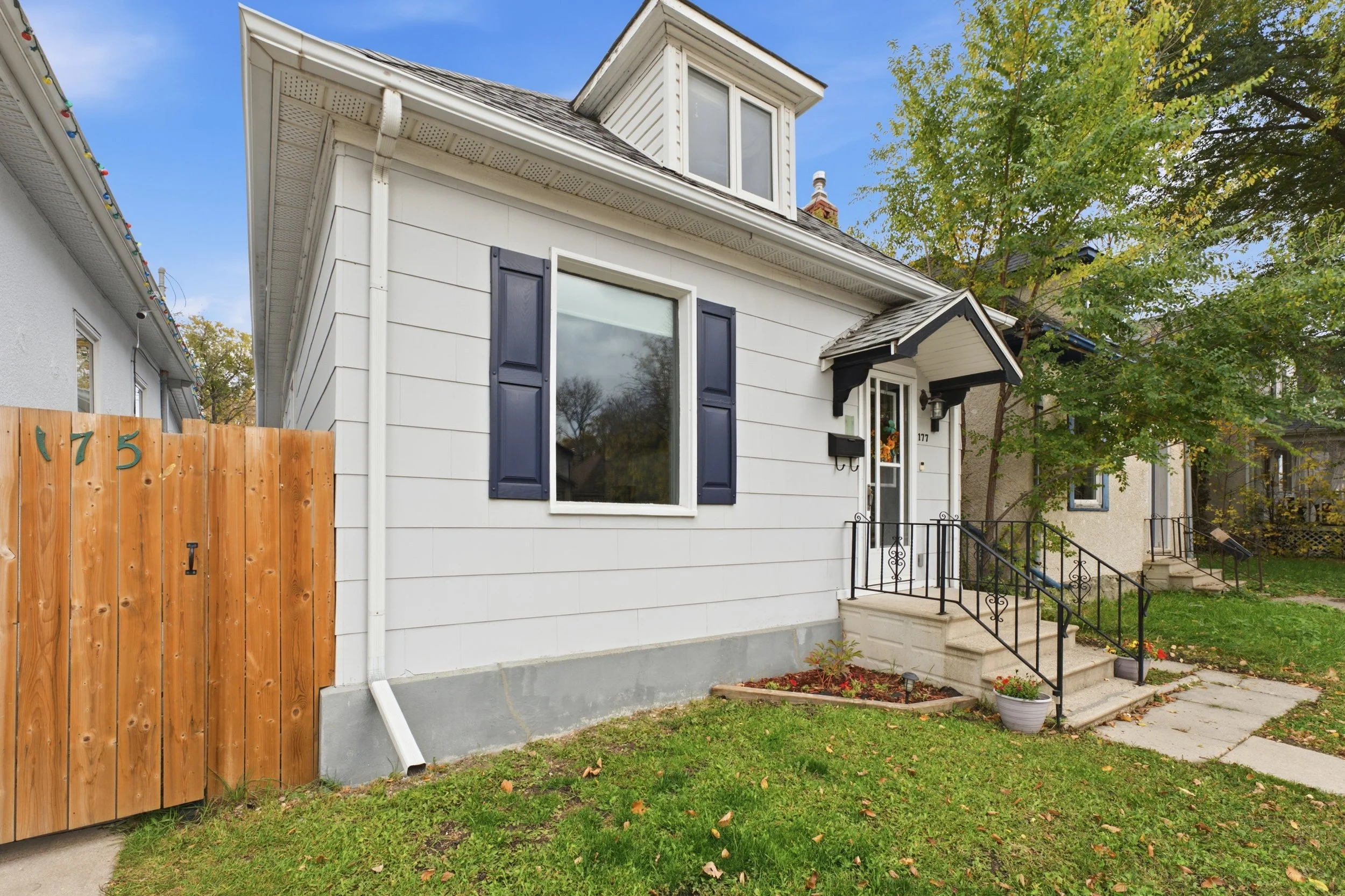 177 Johnson Ave W-5.jpg